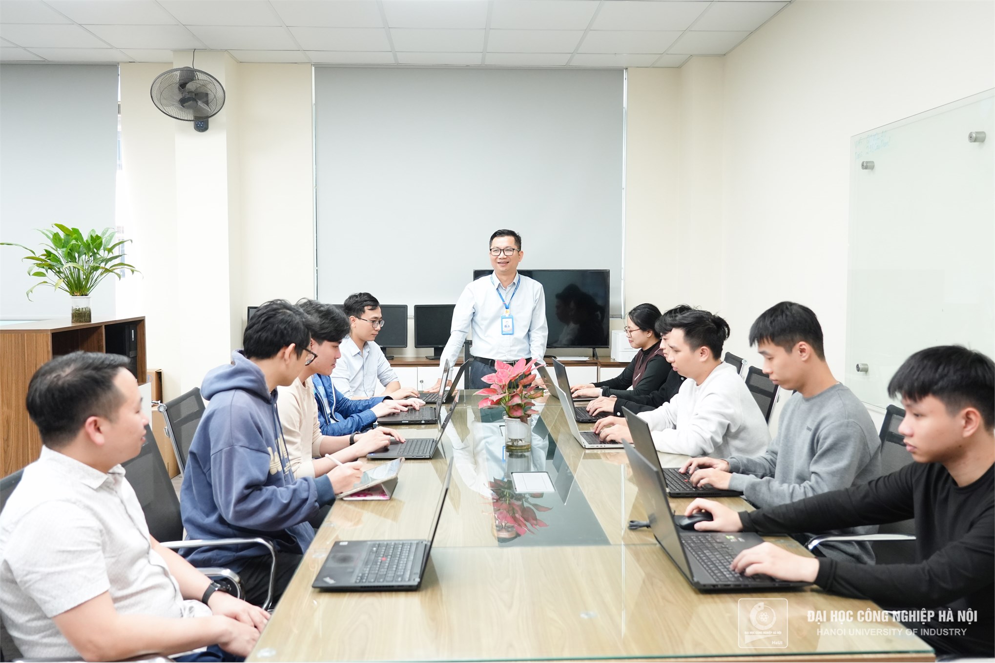 HaUI - A smart university embracing social responsibility through the “Popular Digital Education” movement