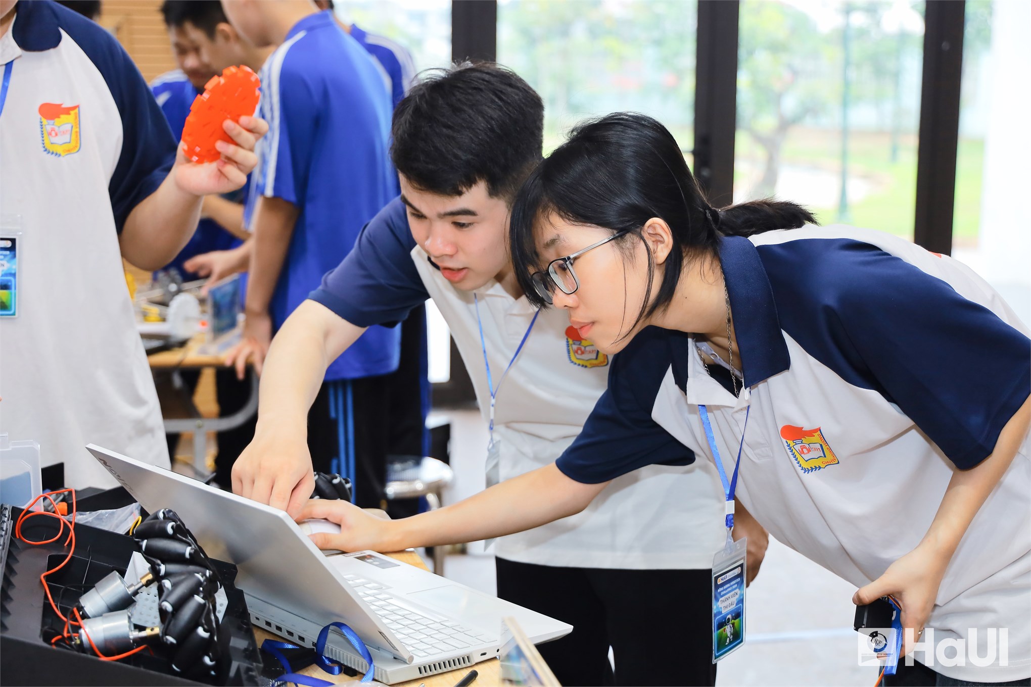 `Hùng Vương Robotics Challenge 2025`: Lan tỏa thông điệp `Gieo mầm xanh` vì tương lai bền vững