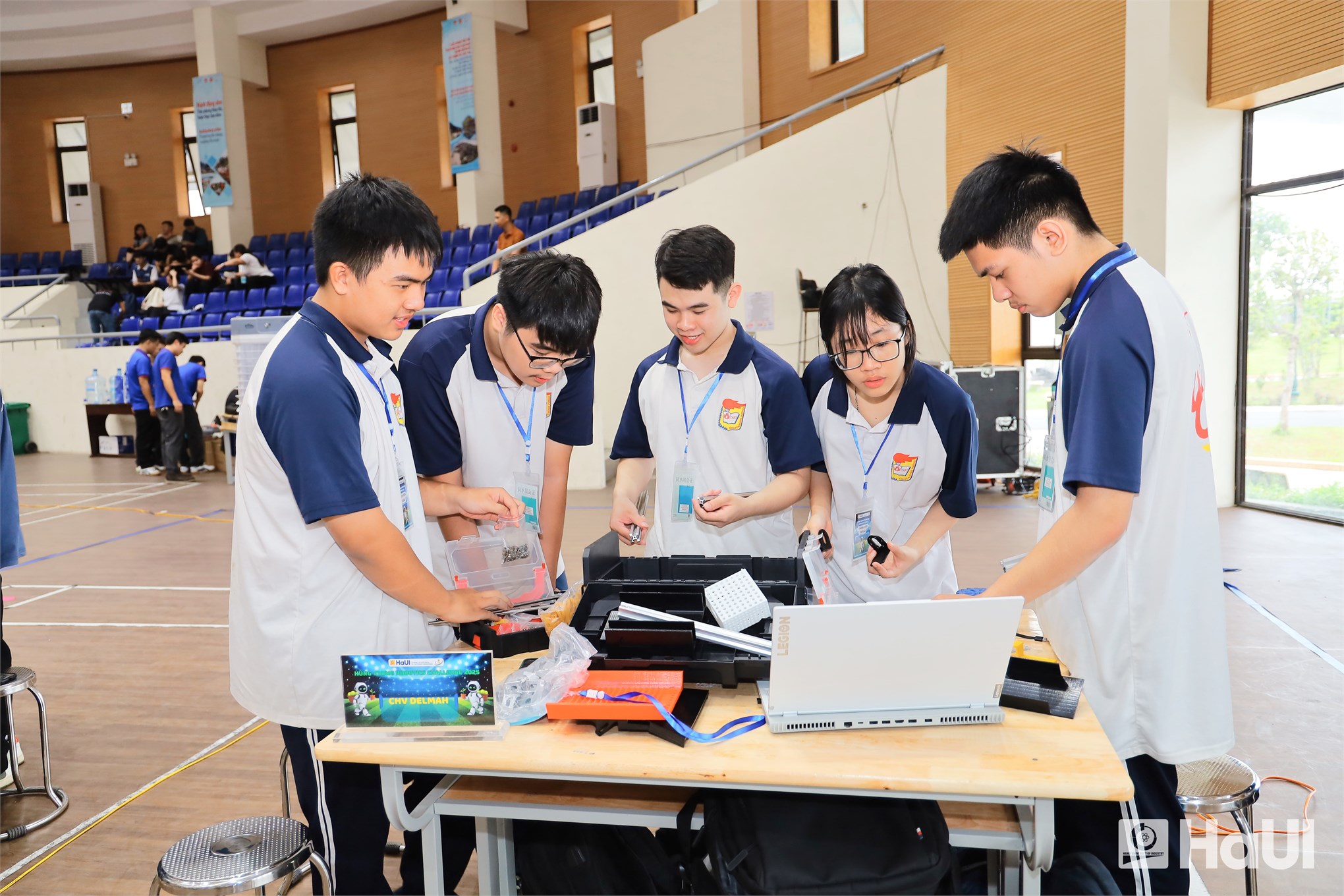 `Hùng Vương Robotics Challenge 2025`: Lan tỏa thông điệp `Gieo mầm xanh` vì tương lai bền vững