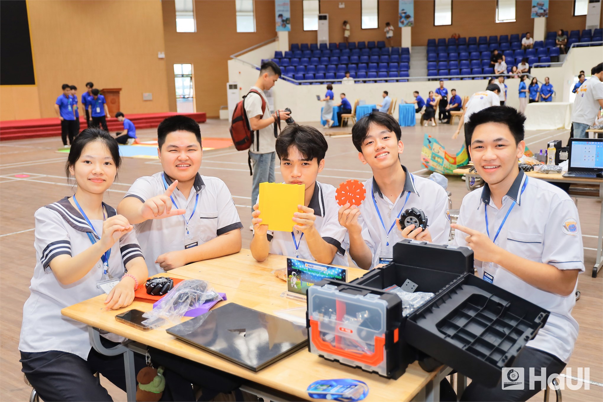 `Hùng Vương Robotics Challenge 2025`: Lan tỏa thông điệp `Gieo mầm xanh` vì tương lai bền vững