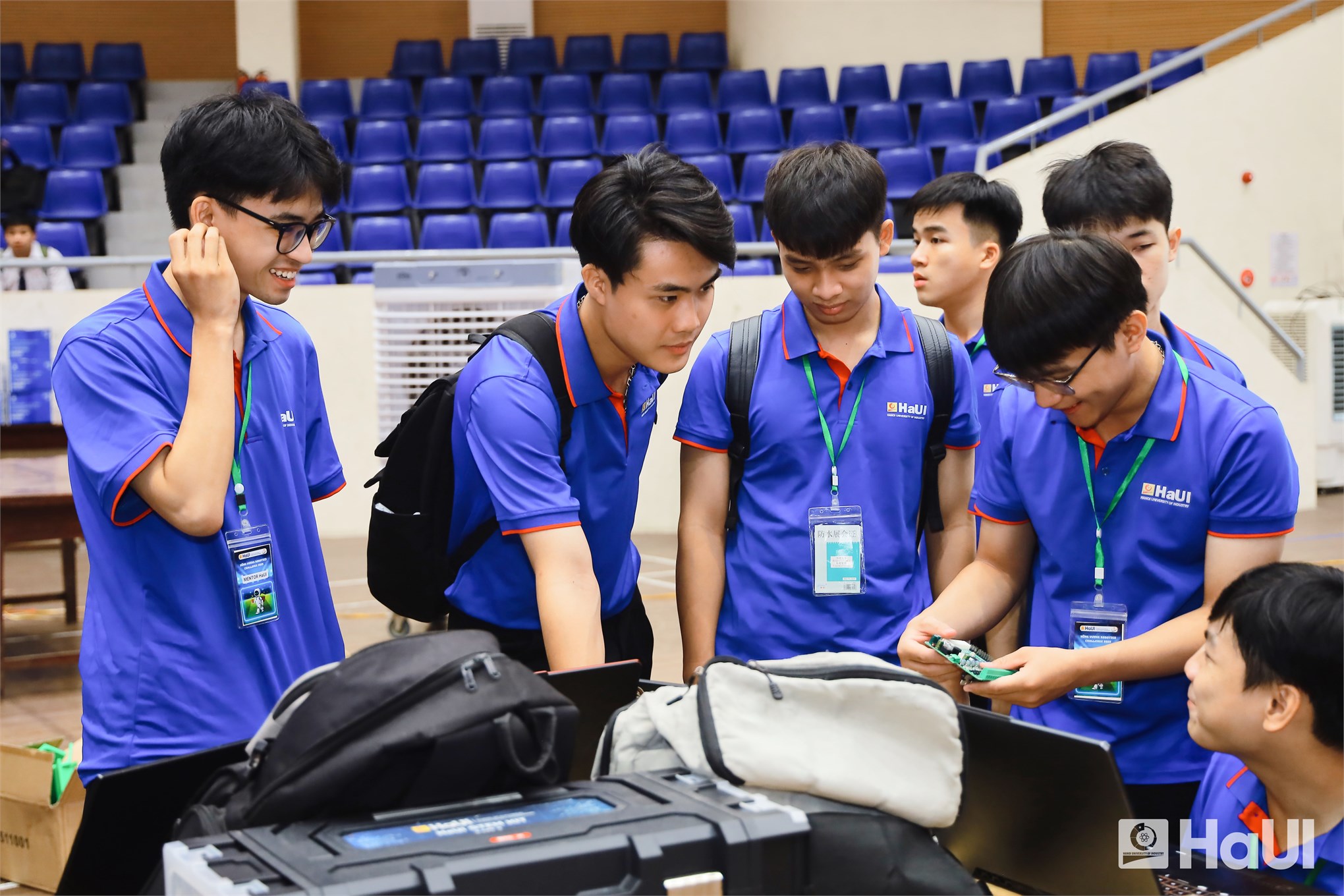 `Hùng Vương Robotics Challenge 2025`: Lan tỏa thông điệp `Gieo mầm xanh` vì tương lai bền vững