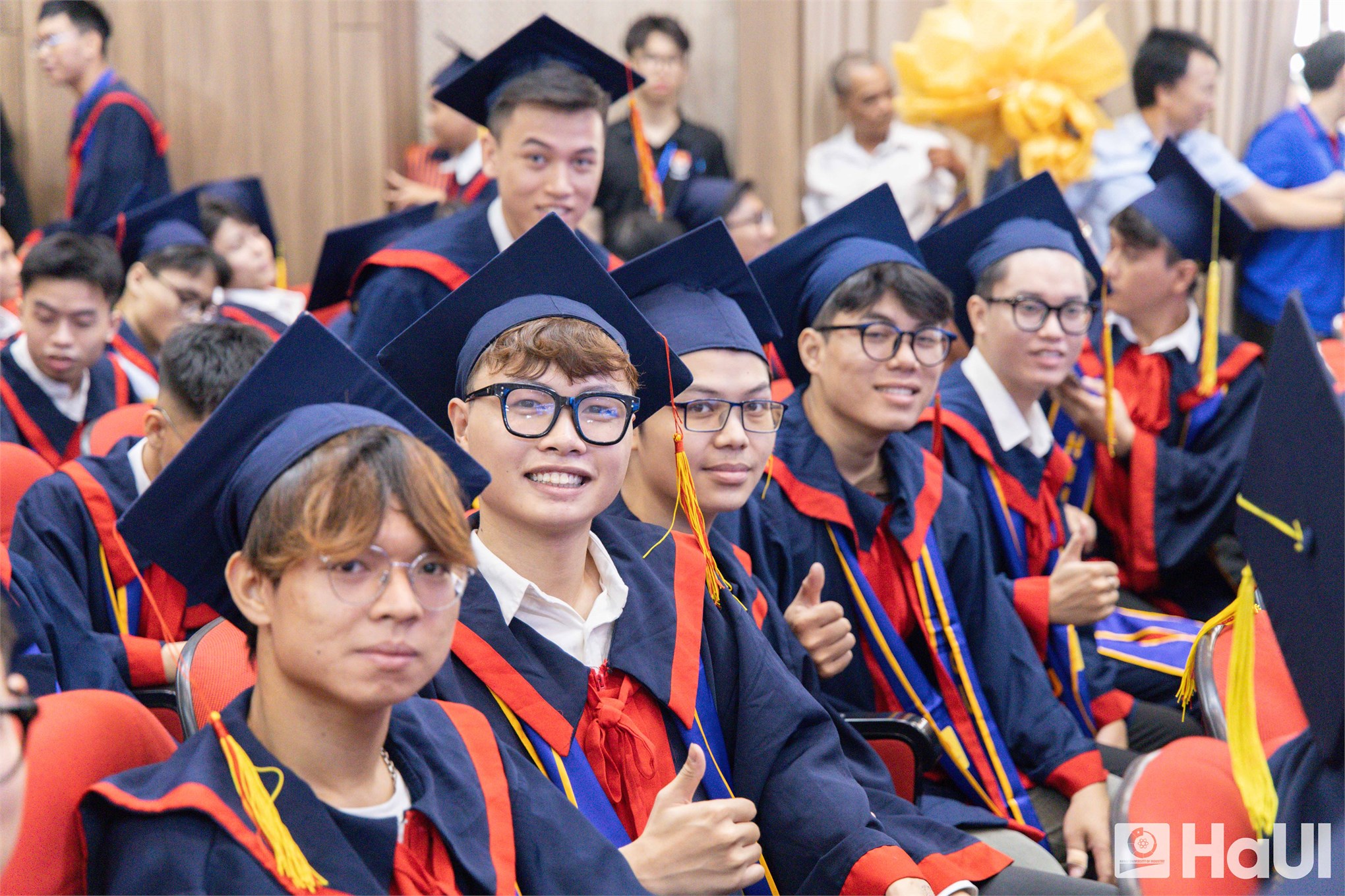 Hiệu trưởng Trường Điện – Điện tử, HaUI nhắn nhủ tân kỹ sư, cử nhân: Hãy sống nhân văn và học tập suốt đời