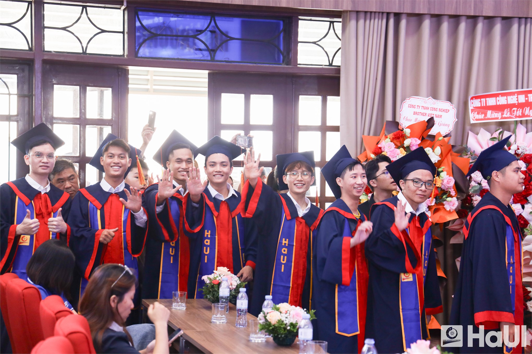 Hiệu trưởng Trường Điện – Điện tử, HaUI nhắn nhủ tân kỹ sư, cử nhân: Hãy sống nhân văn và học tập suốt đời