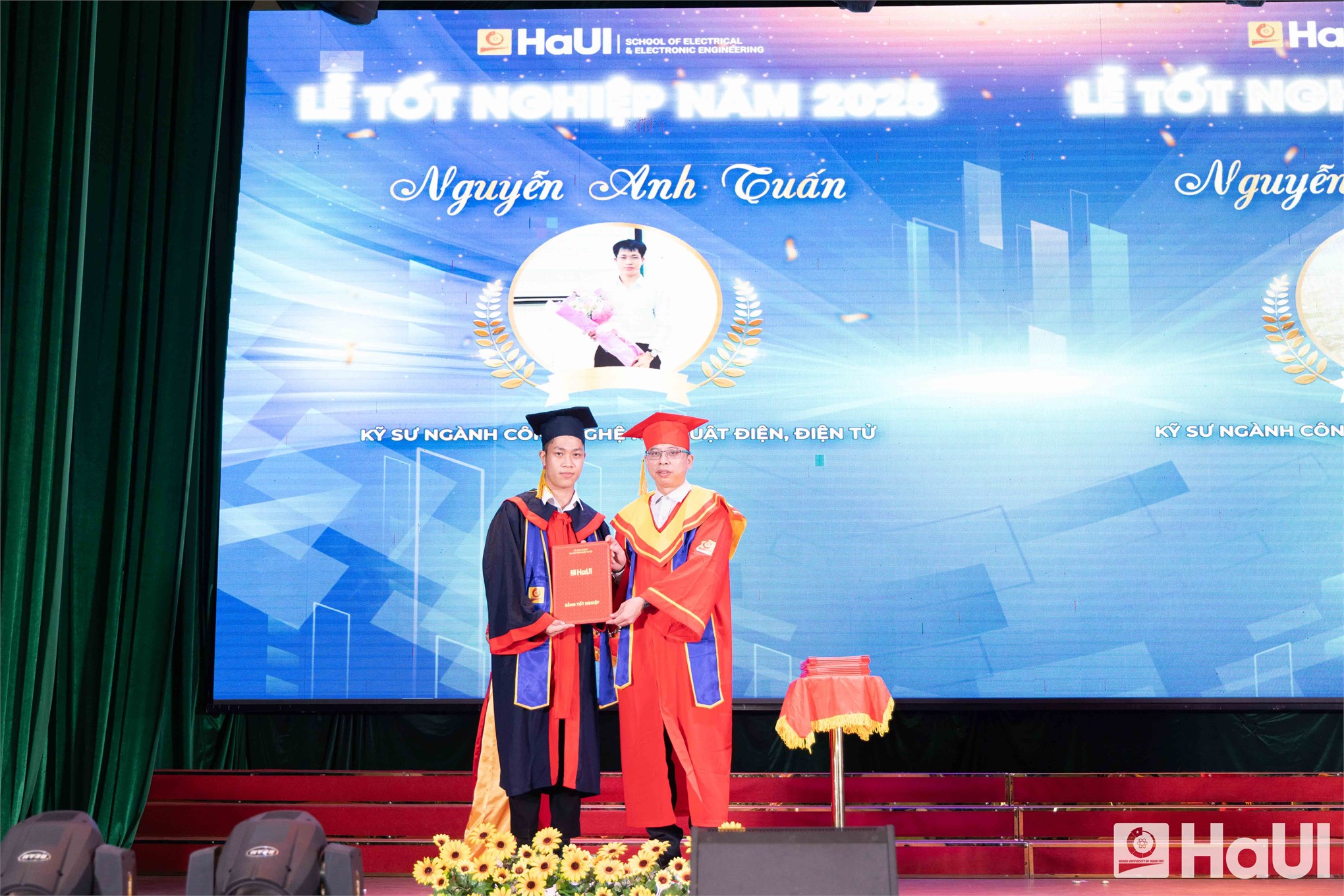 Hiệu trưởng Trường Điện – Điện tử, HaUI nhắn nhủ tân kỹ sư, cử nhân: Hãy sống nhân văn và học tập suốt đời