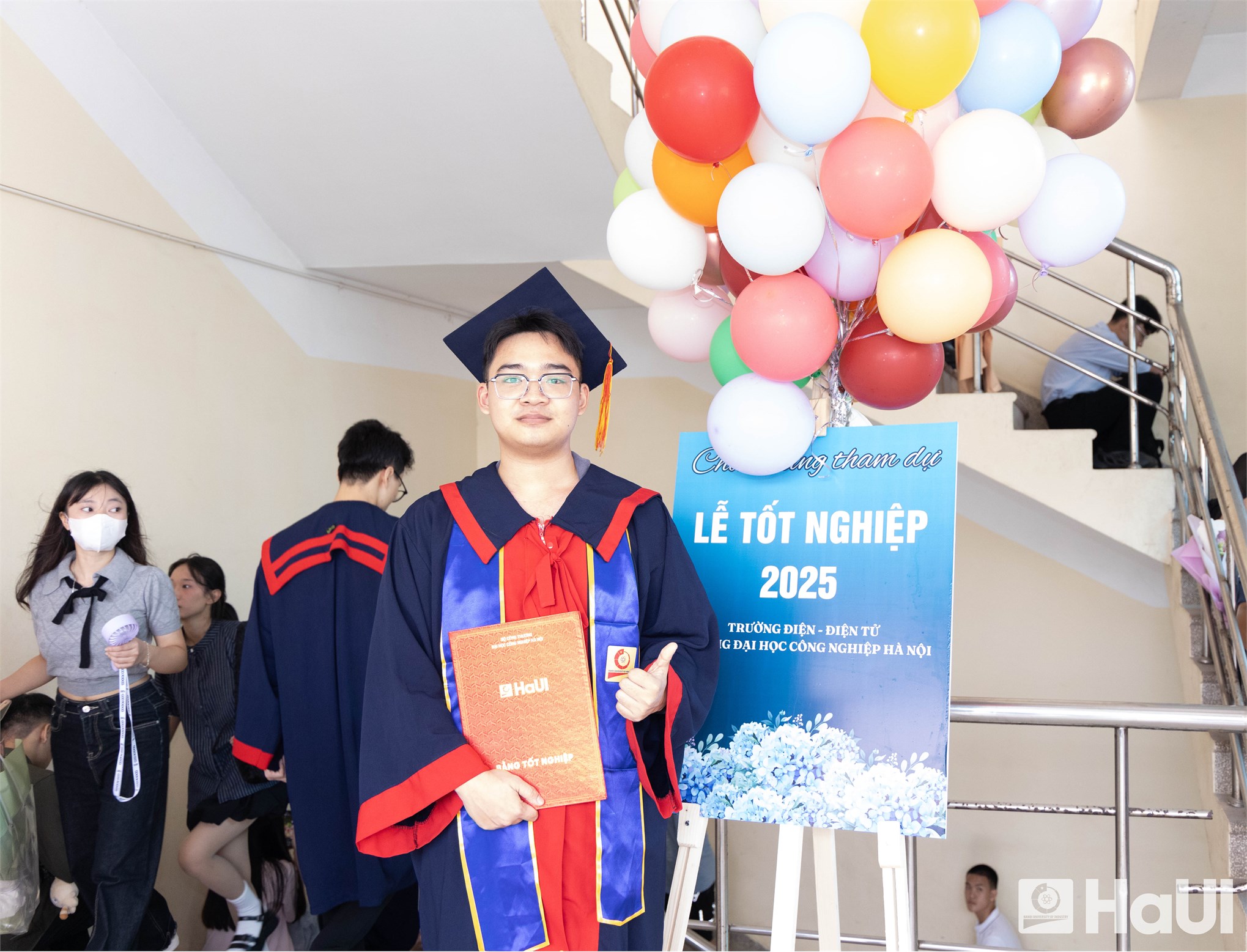 Hiệu trưởng Trường Điện – Điện tử, HaUI nhắn nhủ tân kỹ sư, cử nhân: Hãy sống nhân văn và học tập suốt đời