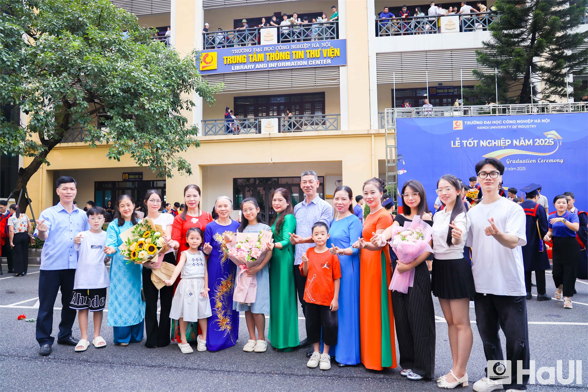 Hiệu trưởng Trường Điện – Điện tử, HaUI nhắn nhủ tân kỹ sư, cử nhân: Hãy sống nhân văn và học tập suốt đời