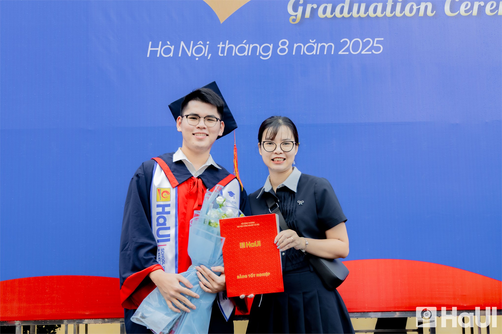 Hiệu trưởng Trường Điện – Điện tử, HaUI nhắn nhủ tân kỹ sư, cử nhân: Hãy sống nhân văn và học tập suốt đời