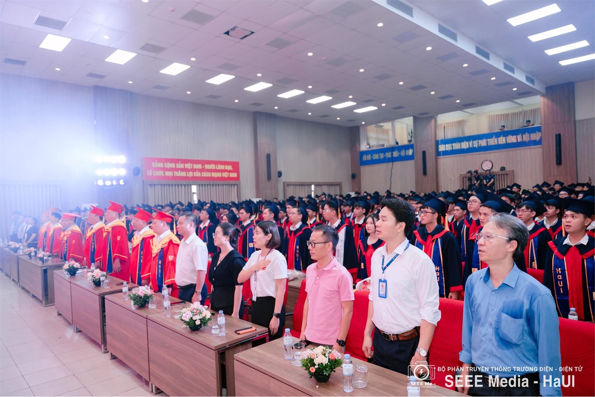 Hiệu trưởng Trường Điện – Điện tử, HaUI nhắn nhủ tân kỹ sư, cử nhân: Hãy sống nhân văn và học tập suốt đời