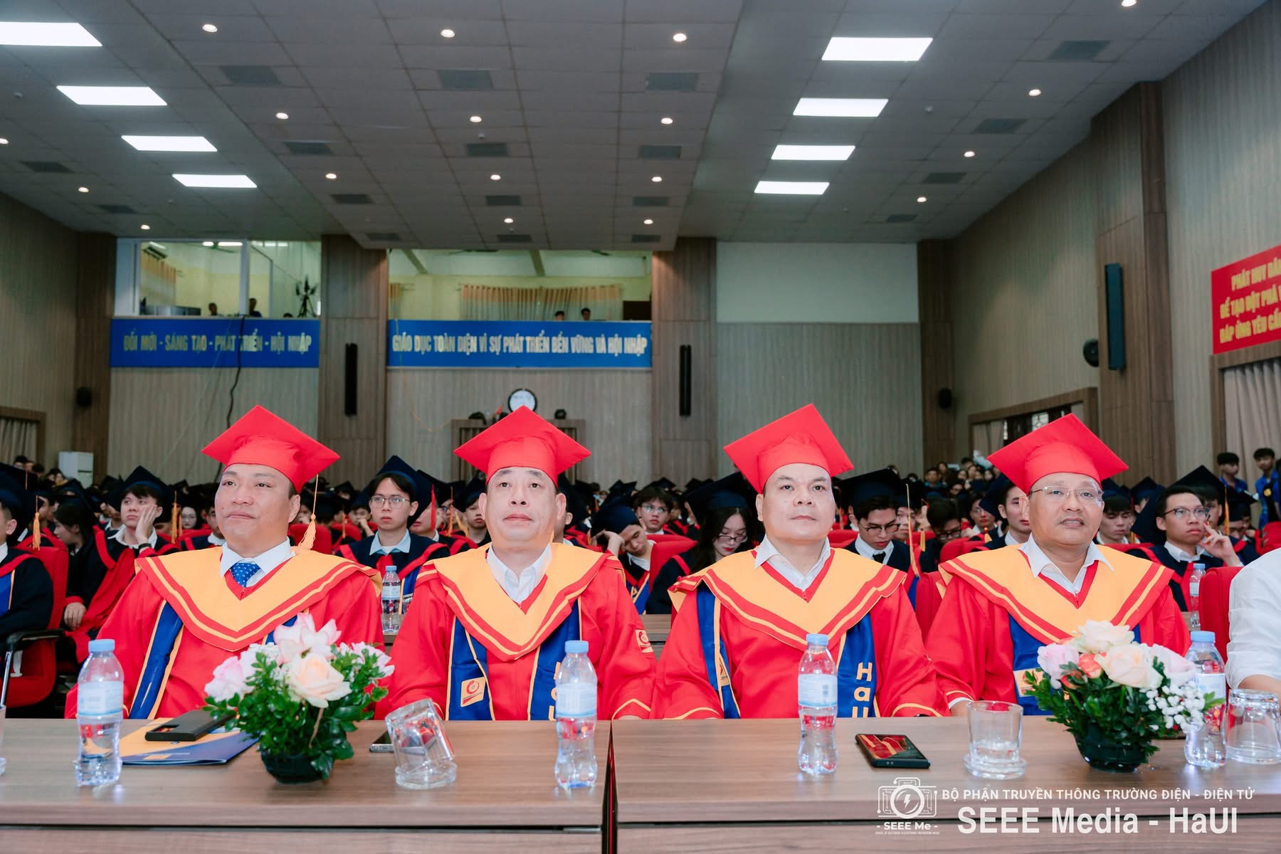 Hiệu trưởng Trường Điện – Điện tử, HaUI nhắn nhủ tân kỹ sư, cử nhân: Hãy sống nhân văn và học tập suốt đời