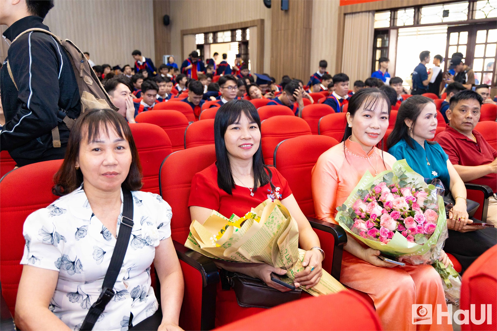 Hơn 900 tân kỹ sư, cử nhân Cơ khí – Ô tô trưởng thành từ HaUI: Hành trang tri thức cho một khởi đầu mới