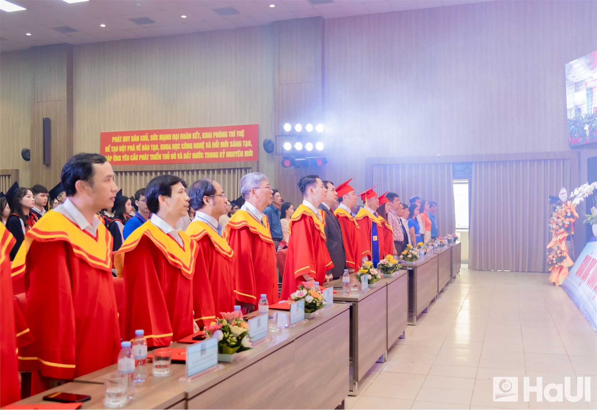 Trường Công nghệ thông tin &Truyền thông: đến với SICT là cái duyên, đi cùng nhau là cả một thanh xuân rực rỡ