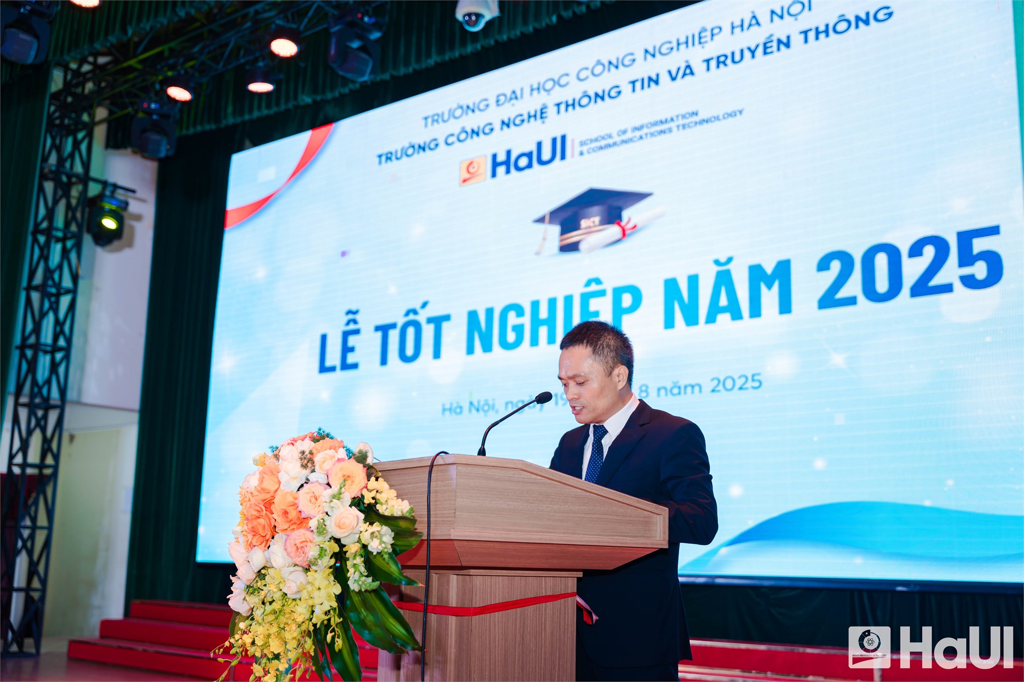 Trường Công nghệ thông tin &Truyền thông: đến với SICT là cái duyên, đi cùng nhau là cả một thanh xuân rực rỡ