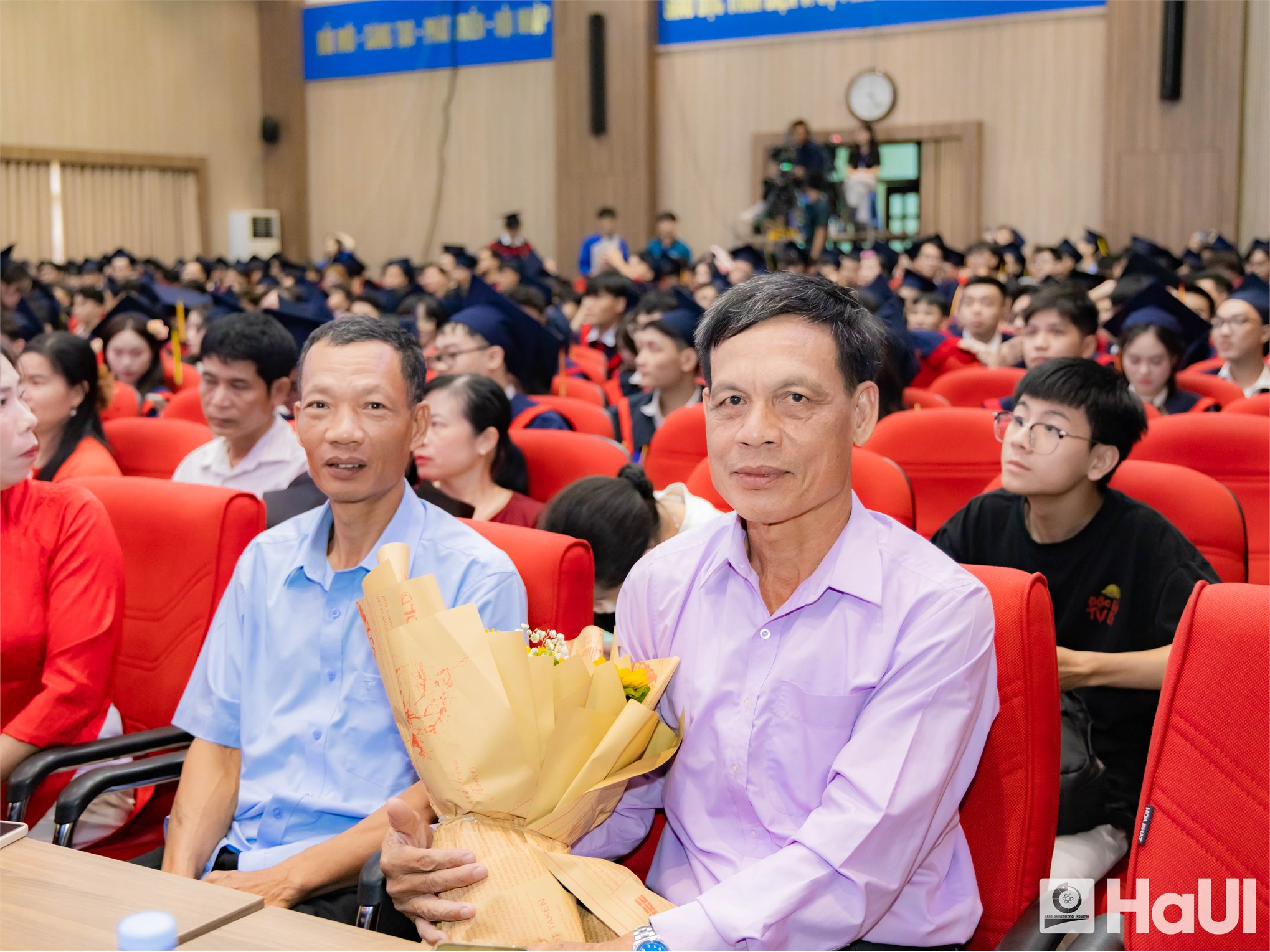 Trường Công nghệ thông tin &Truyền thông: đến với SICT là cái duyên, đi cùng nhau là cả một thanh xuân rực rỡ