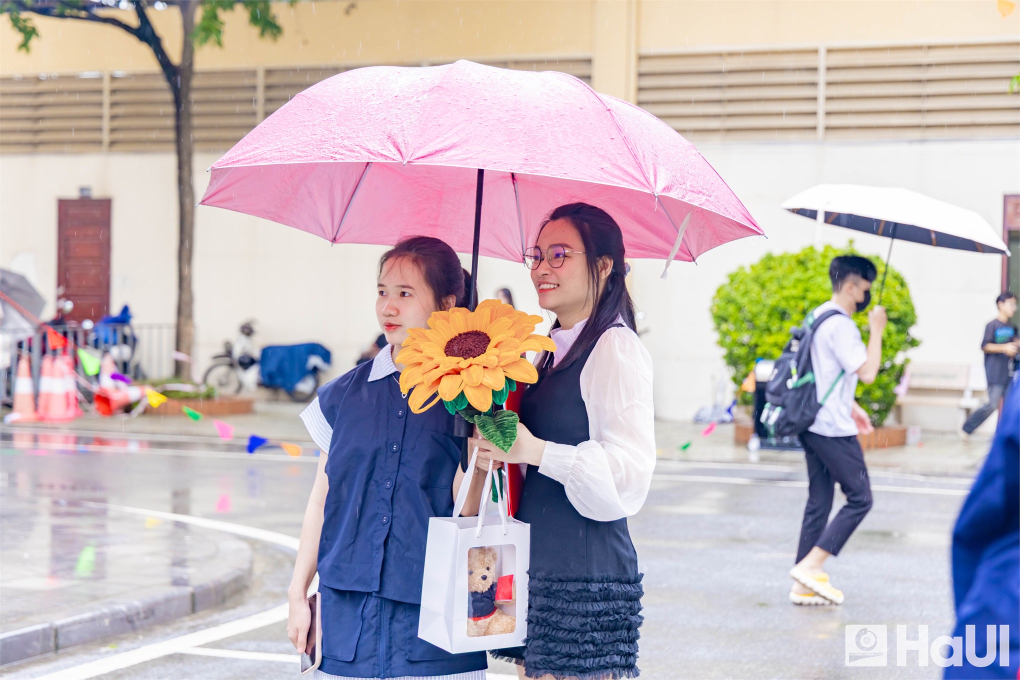 Trường Công nghệ thông tin &Truyền thông: đến với SICT là cái duyên, đi cùng nhau là cả một thanh xuân rực rỡ