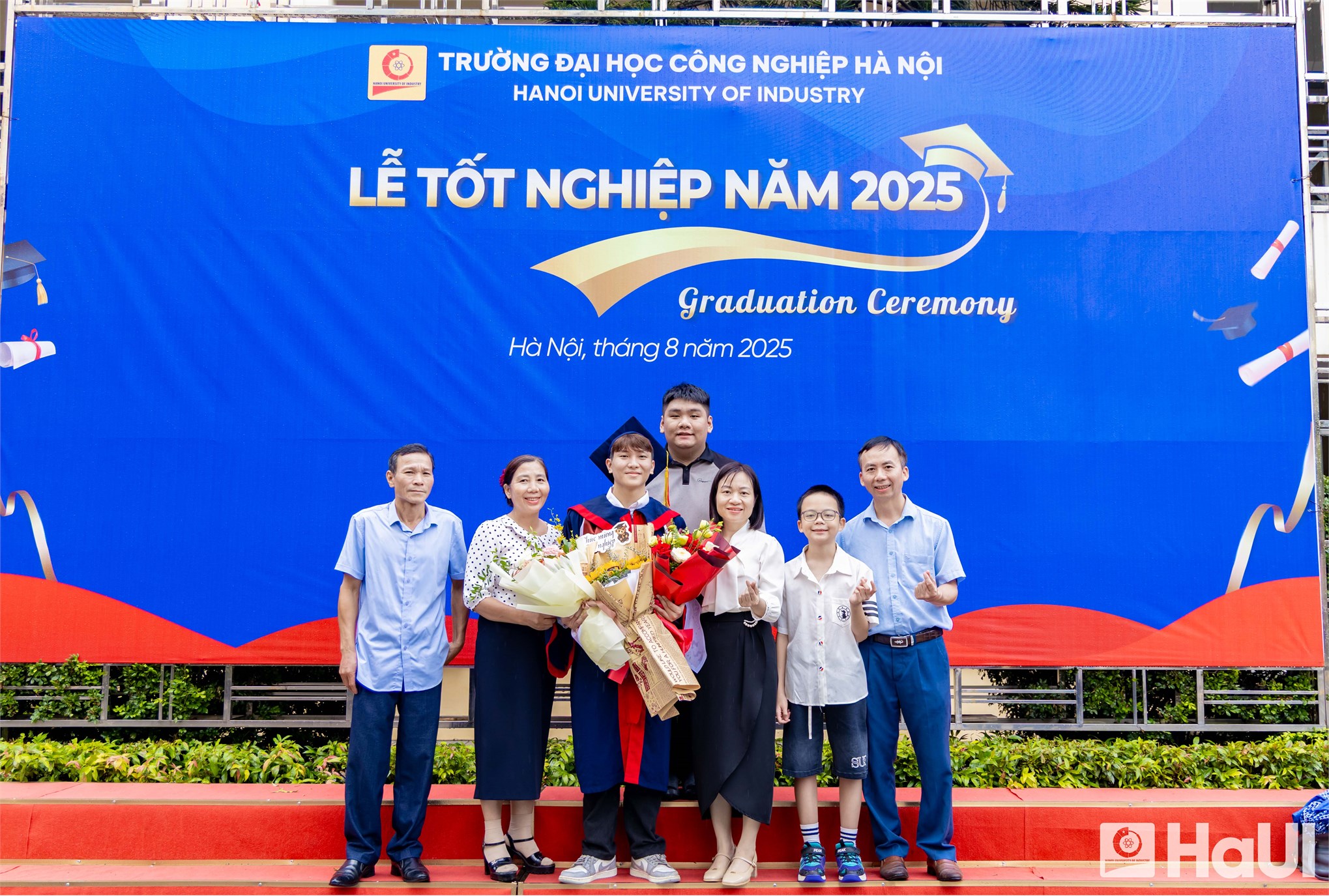 Trường Công nghệ thông tin &Truyền thông: đến với SICT là cái duyên, đi cùng nhau là cả một thanh xuân rực rỡ