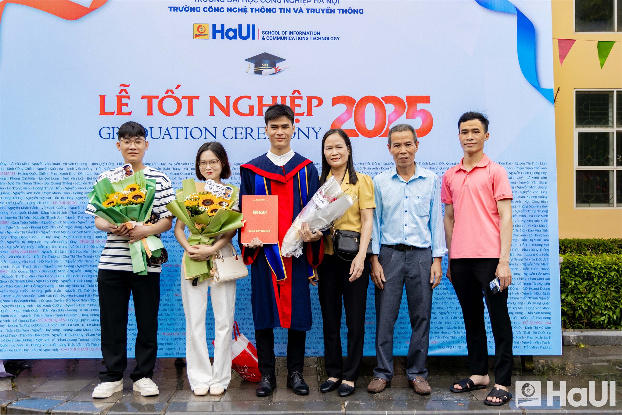 Trường Công nghệ thông tin &Truyền thông: đến với SICT là cái duyên, đi cùng nhau là cả một thanh xuân rực rỡ