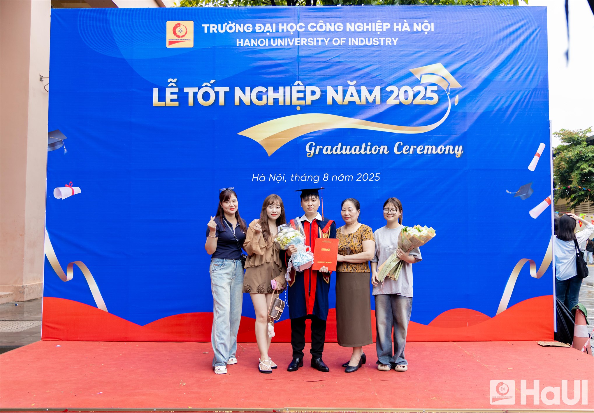 Trường Công nghệ thông tin &Truyền thông: đến với SICT là cái duyên, đi cùng nhau là cả một thanh xuân rực rỡ