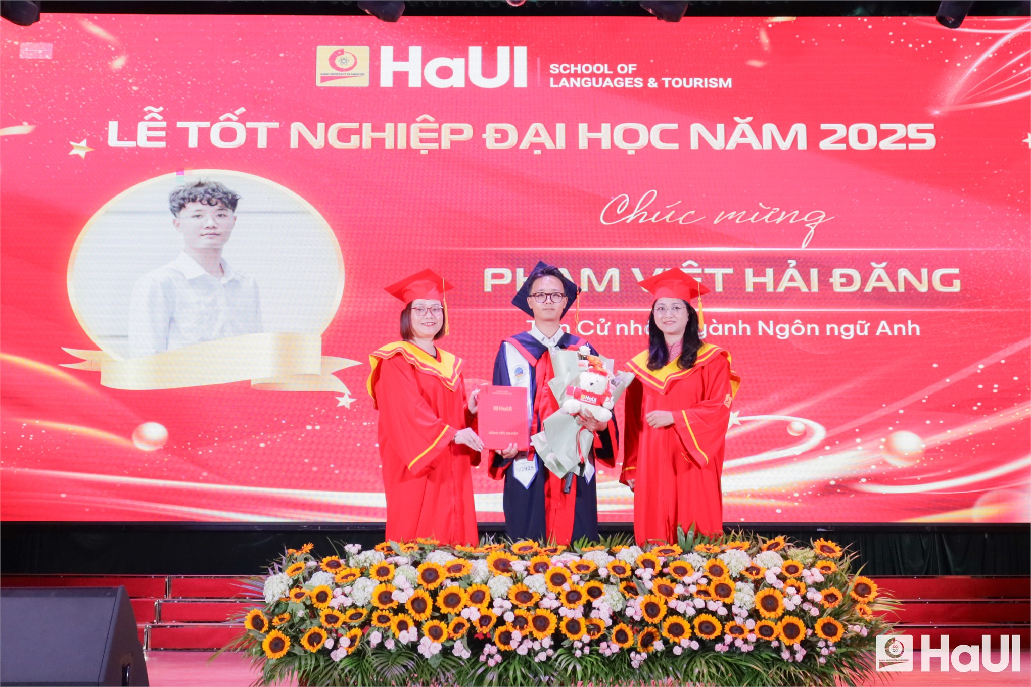 Knowledge, skills, and aspirations: HaUI’s School of Languages and Tourism Graduates step into the future