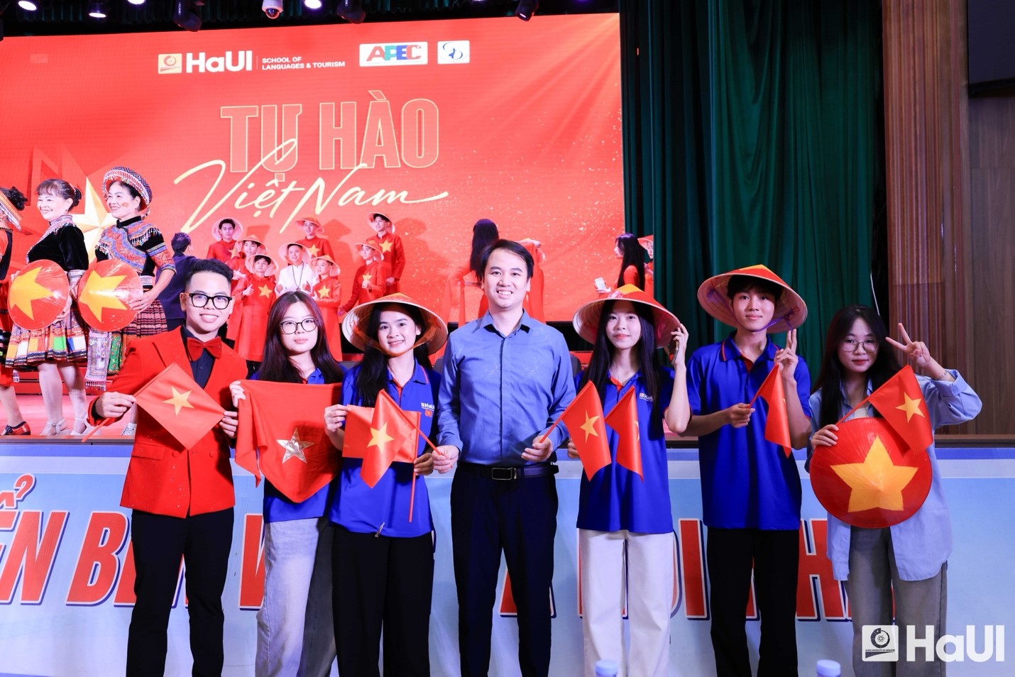 “Tự hào Việt Nam” – Tinh thần dân tộc trong mỗi sinh viên Trường Đại học Công nghiệp Hà Nội