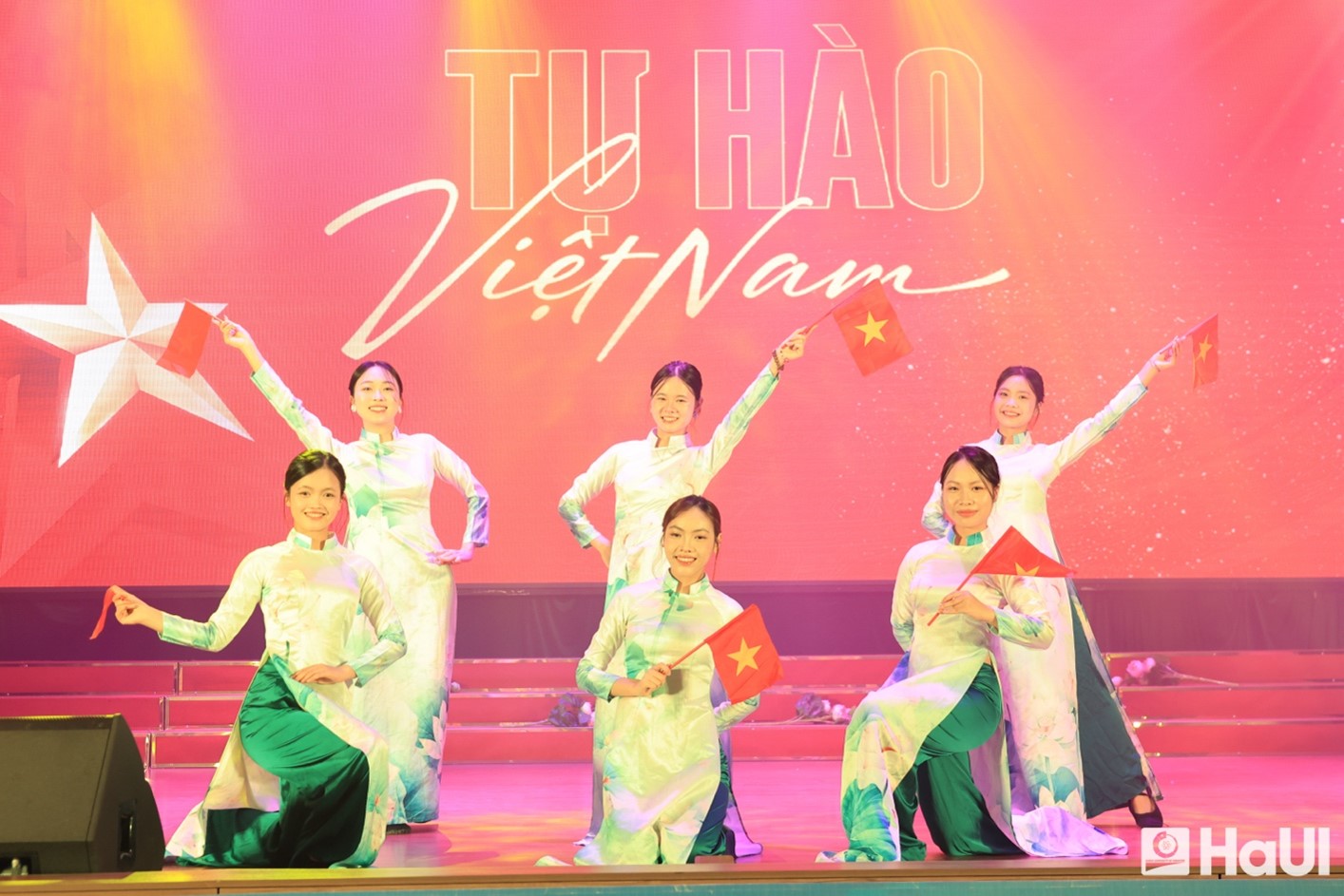 “Tự hào Việt Nam” – Tinh thần dân tộc trong mỗi sinh viên Trường Đại học Công nghiệp Hà Nội