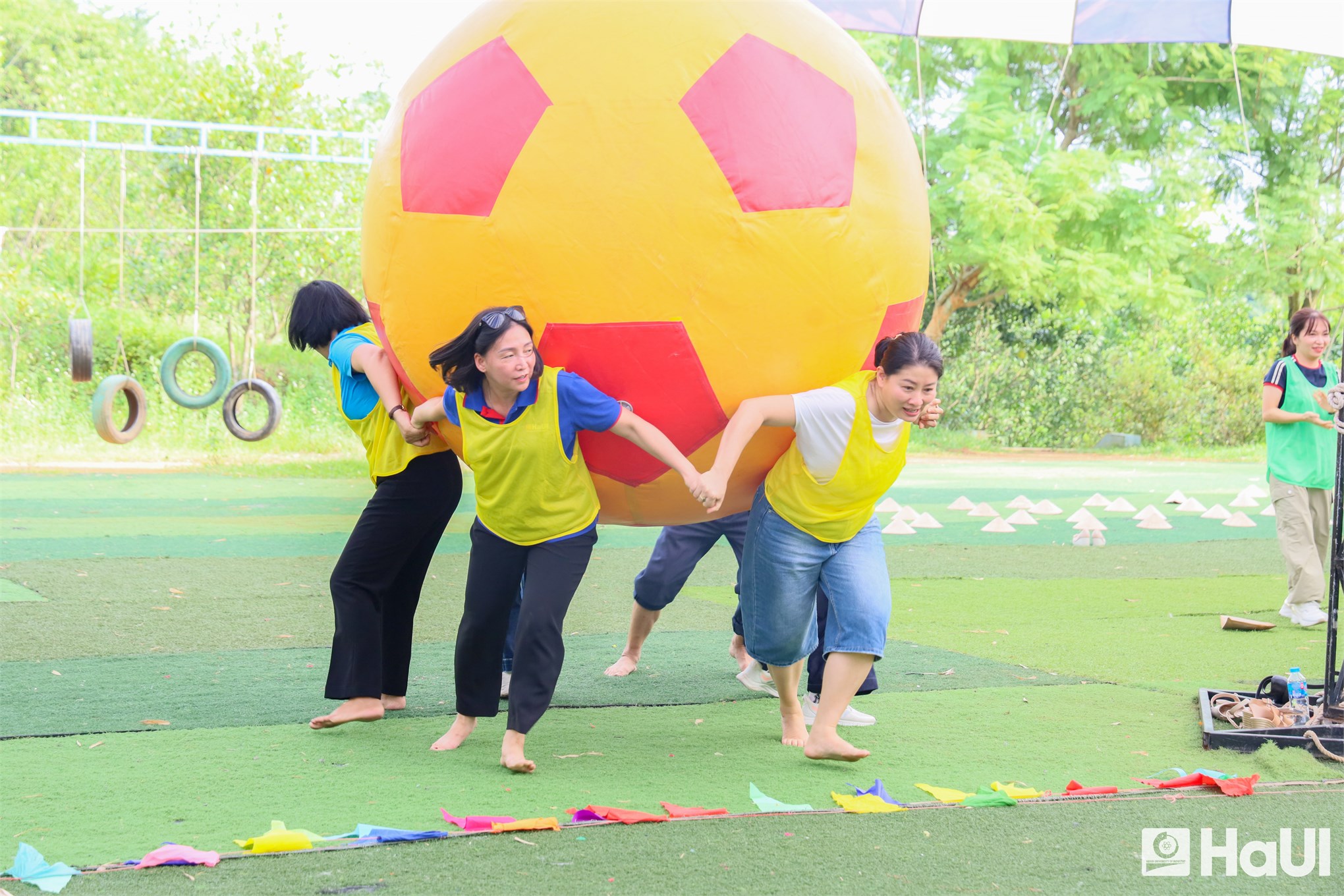 Học tập, chia sẻ và gắn kết tại chương trình Tập huấn Công đoàn Trường Đại học Công nghiệp Hà Nội năm 2025