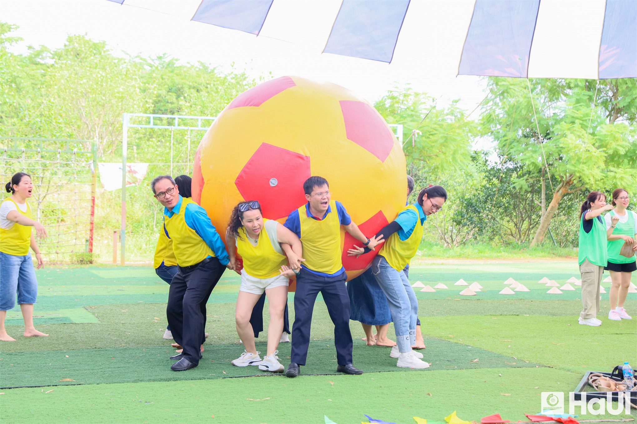 Học tập, chia sẻ và gắn kết tại chương trình Tập huấn Công đoàn Trường Đại học Công nghiệp Hà Nội năm 2025