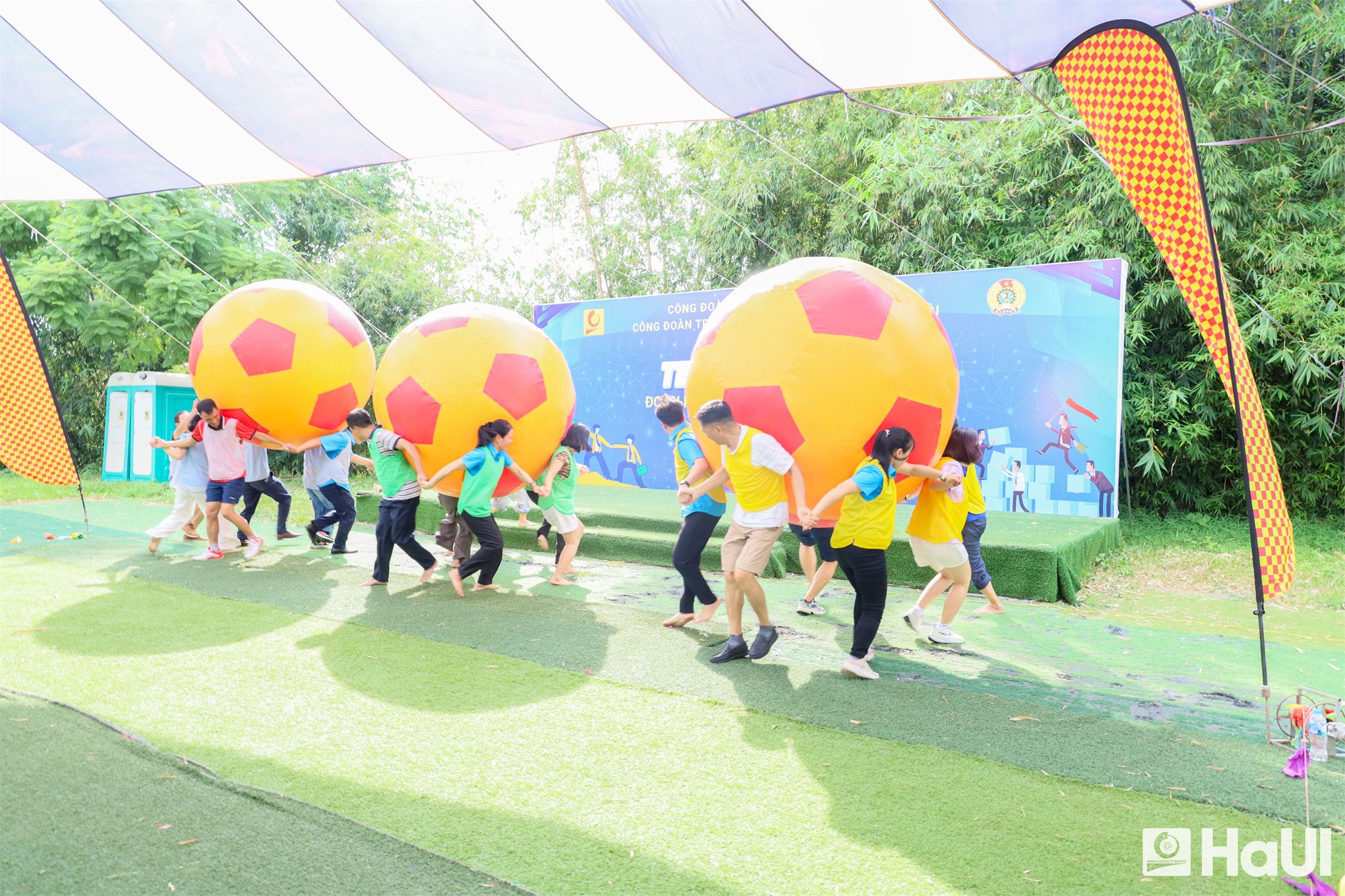 Học tập, chia sẻ và gắn kết tại chương trình Tập huấn Công đoàn Trường Đại học Công nghiệp Hà Nội năm 2025