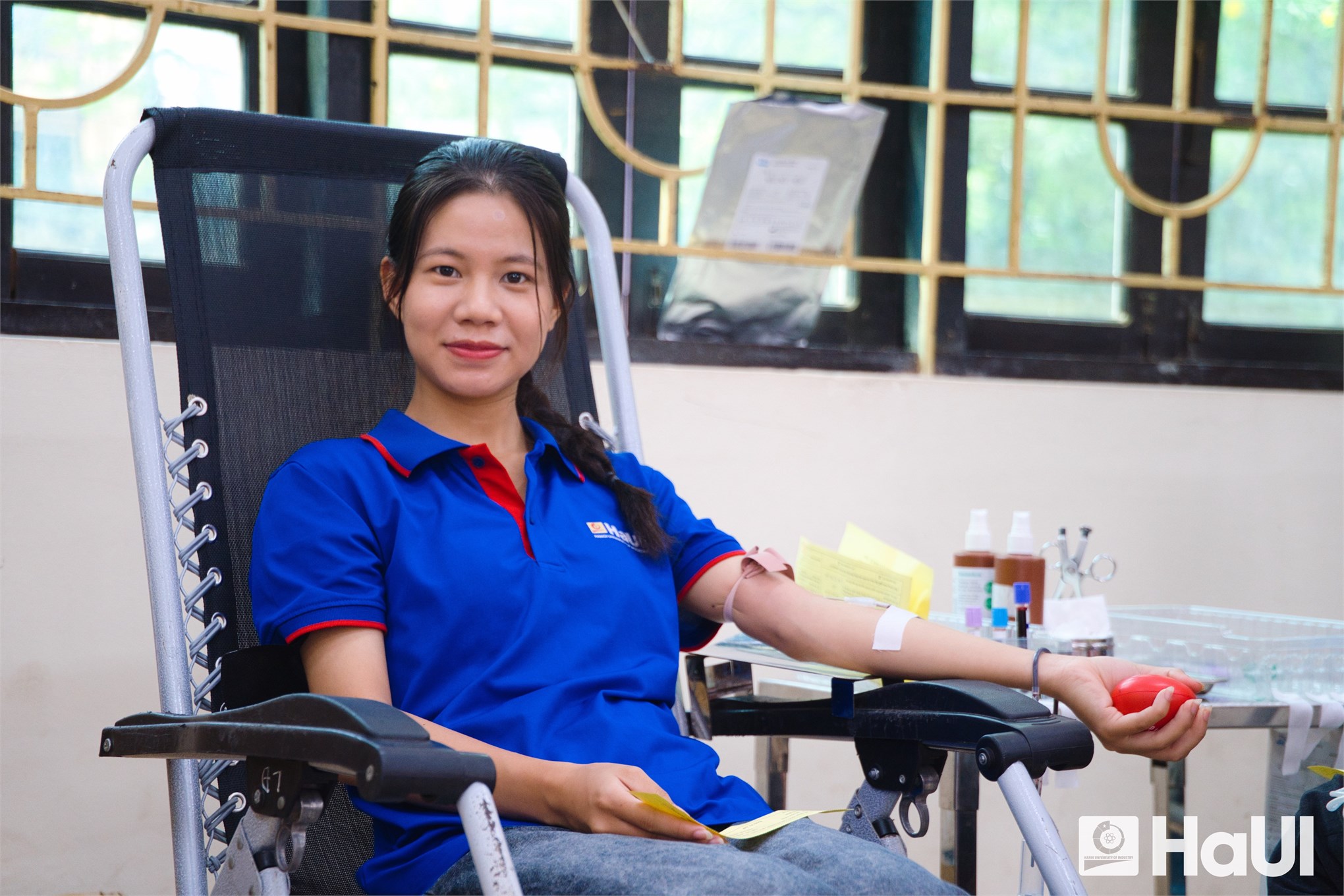 “Rainbow of Kindness 2025” at HaUI: Young generation raises awareness of a safe blood source