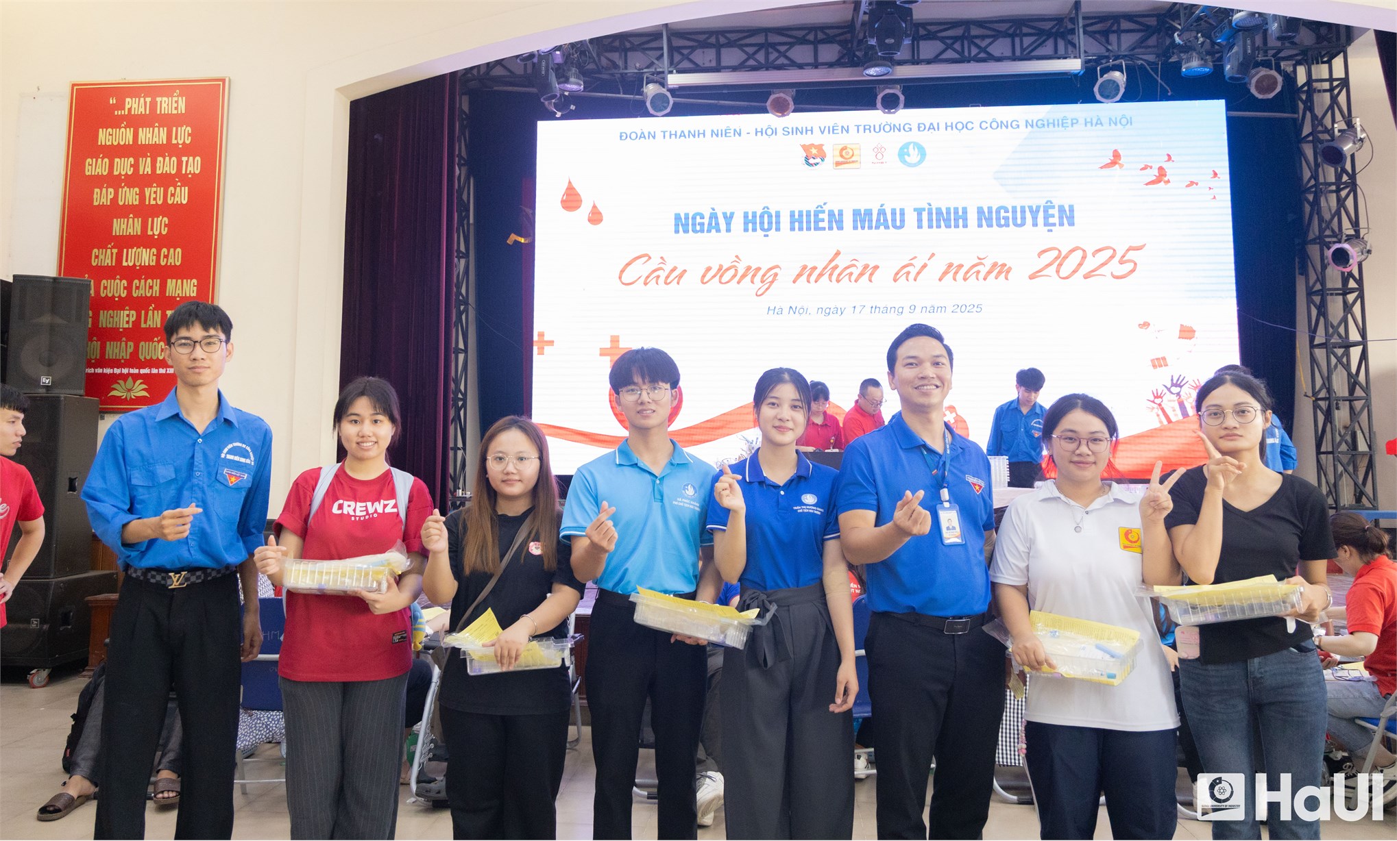 “Rainbow of Kindness 2025” at HaUI: Young generation raises awareness of a safe blood source