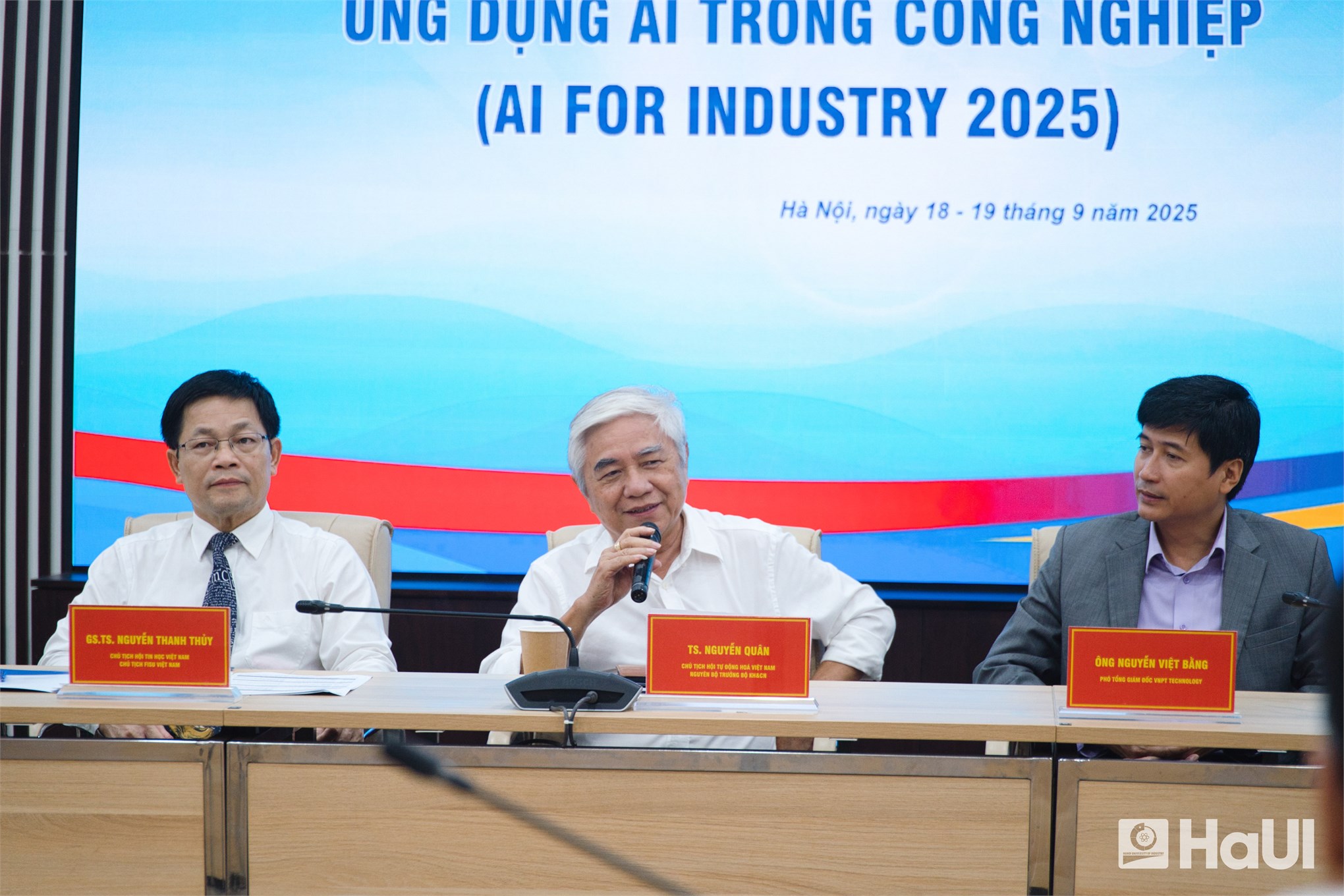 Hội thảo quốc gia AI4Industry 2025: Thúc đẩy trí tuệ nhân tạo, kiến tạo tương lai công nghiệp Việt Nam