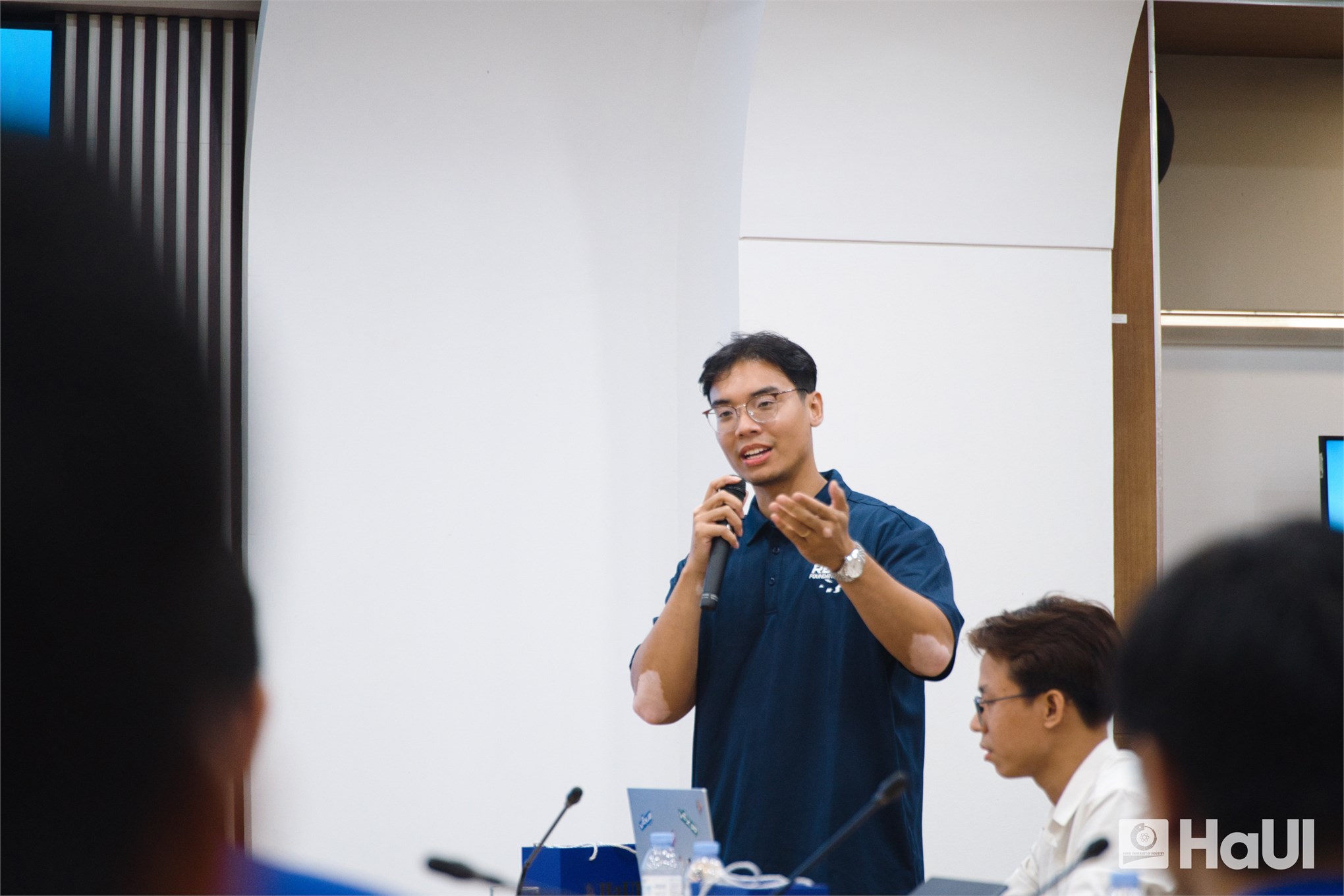 HaUI khởi động VEX-U 2025: Nơi tài năng và đam mê robot của sinh viên vươn ra thế giới