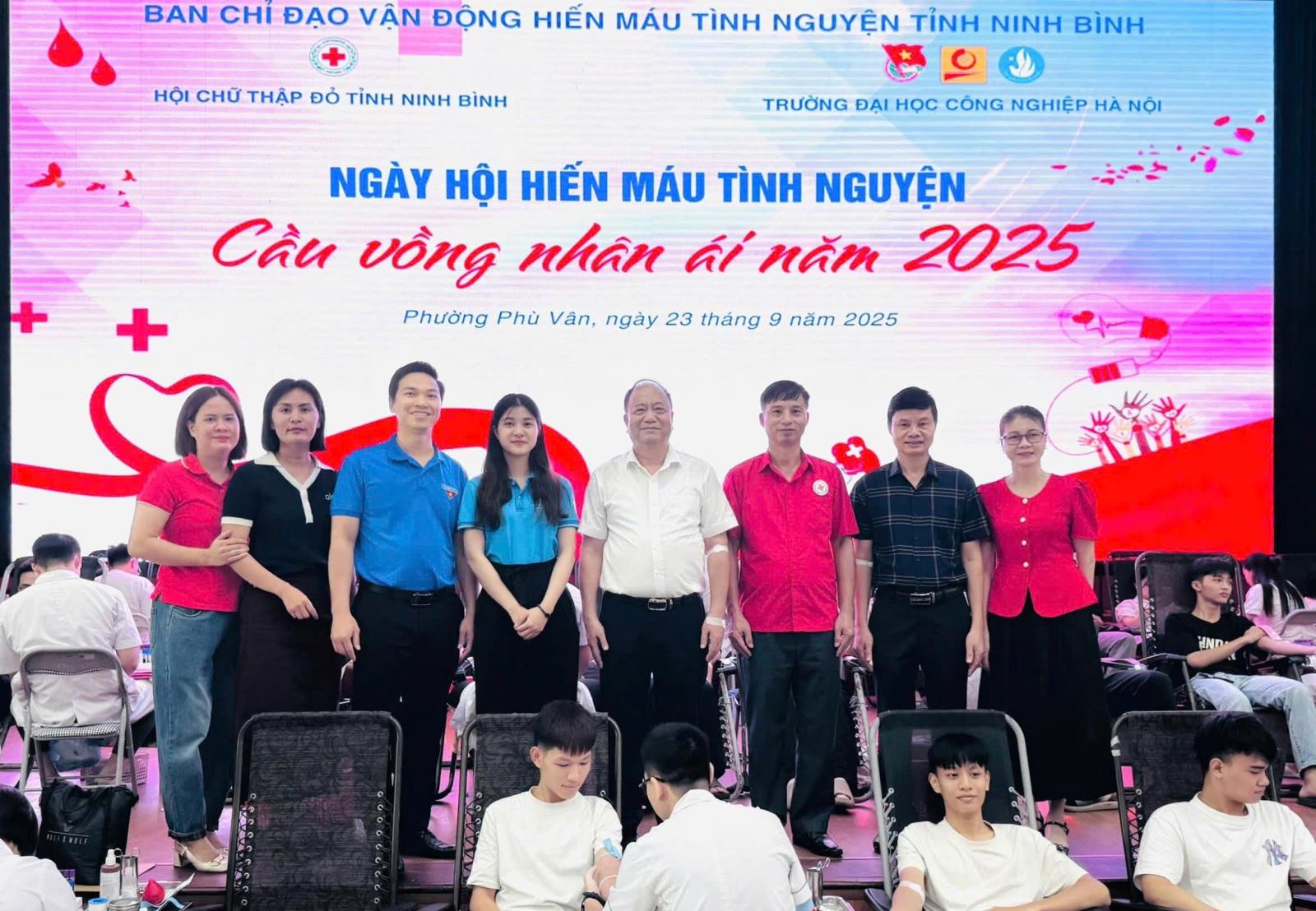 [chuthapdoninhbinh] Lan tỏa nghĩa cử cao đẹp tại Ngày hội hiến máu “Cầu vồng nhân ái” năm 2025