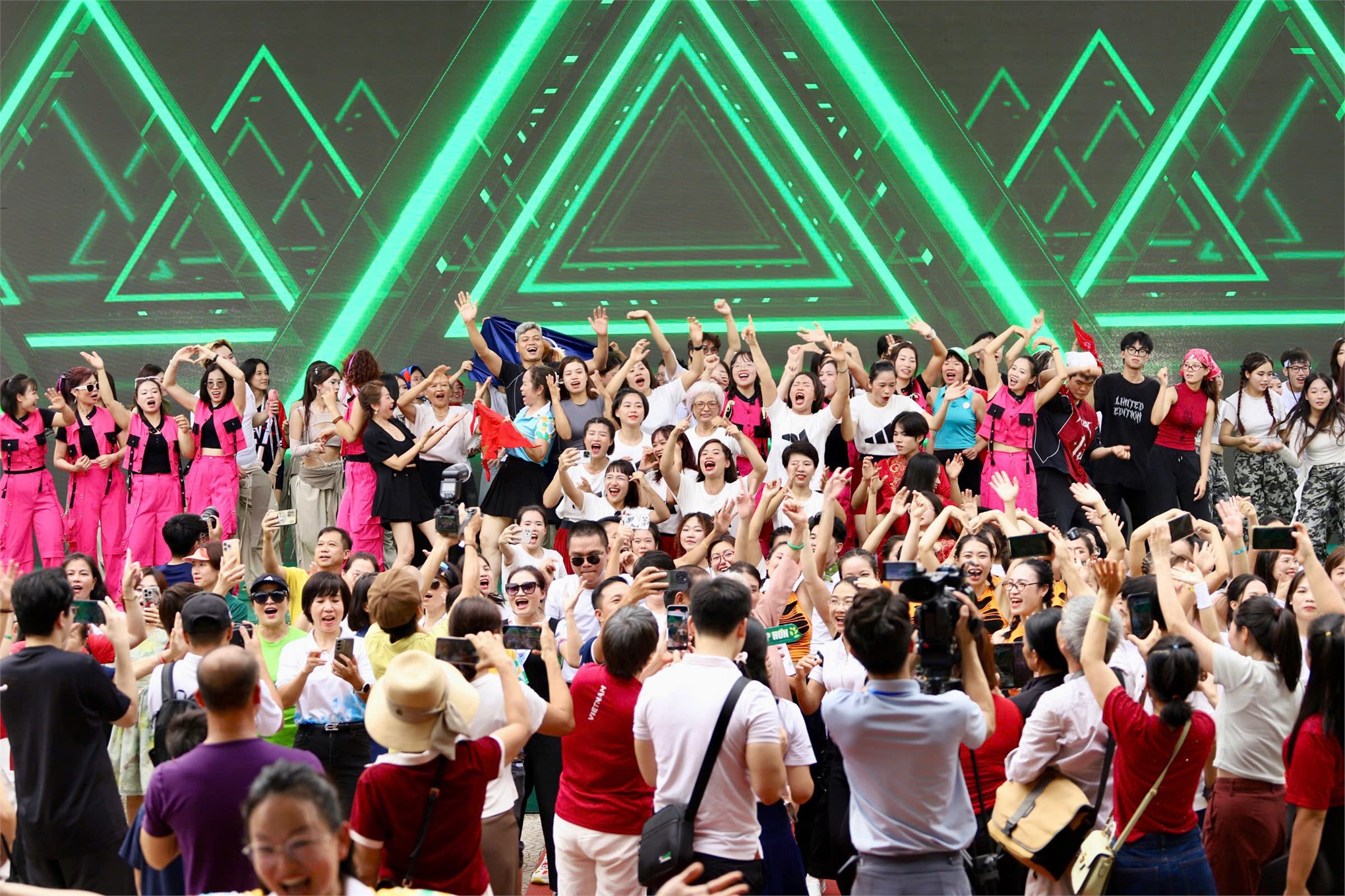 [suckhoedoisong] Ngày Dinh dưỡng cộng đồng Việt Nam lần 5: Hành trình gieo mầm thói quen sống khỏe, chủ động, có trách nhiệm với sức khỏe của chính mình và người thân