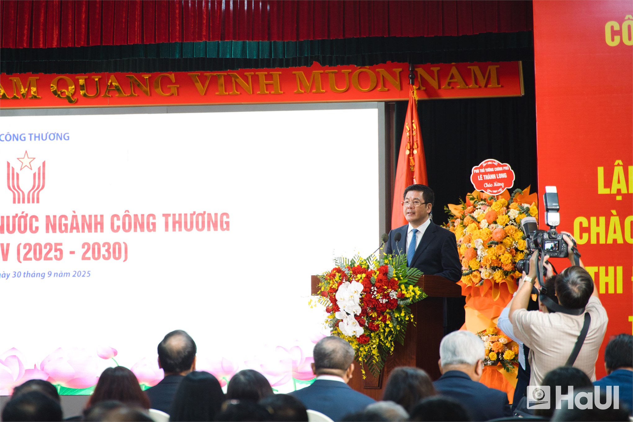 Dấu ấn HaUI tại Đại hội Thi đua yêu nước ngành Công Thương lần thứ IV