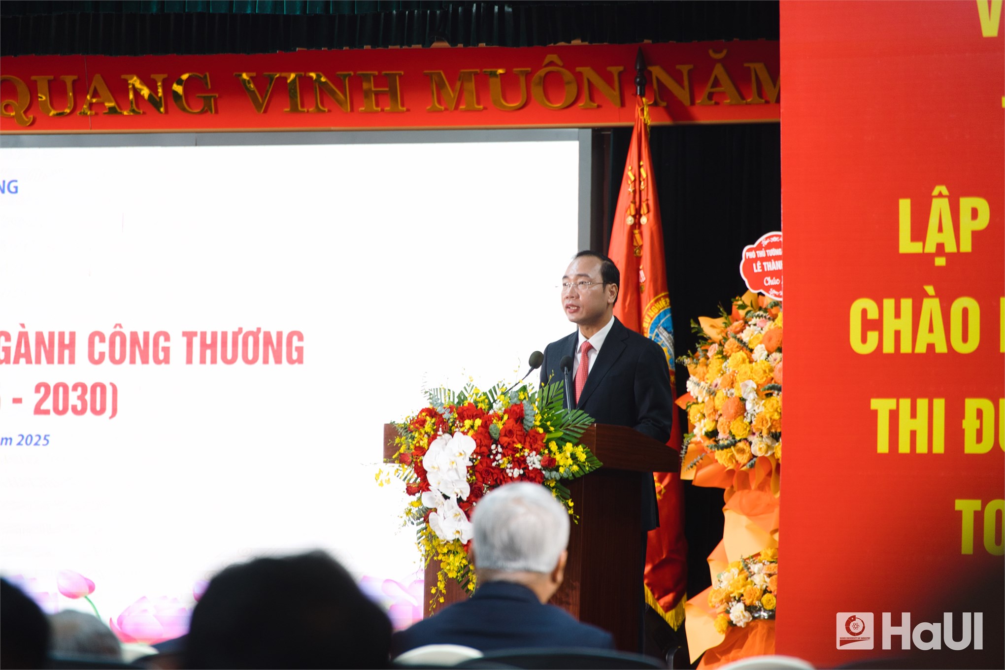 Dấu ấn HaUI tại Đại hội Thi đua yêu nước ngành Công Thương lần thứ IV