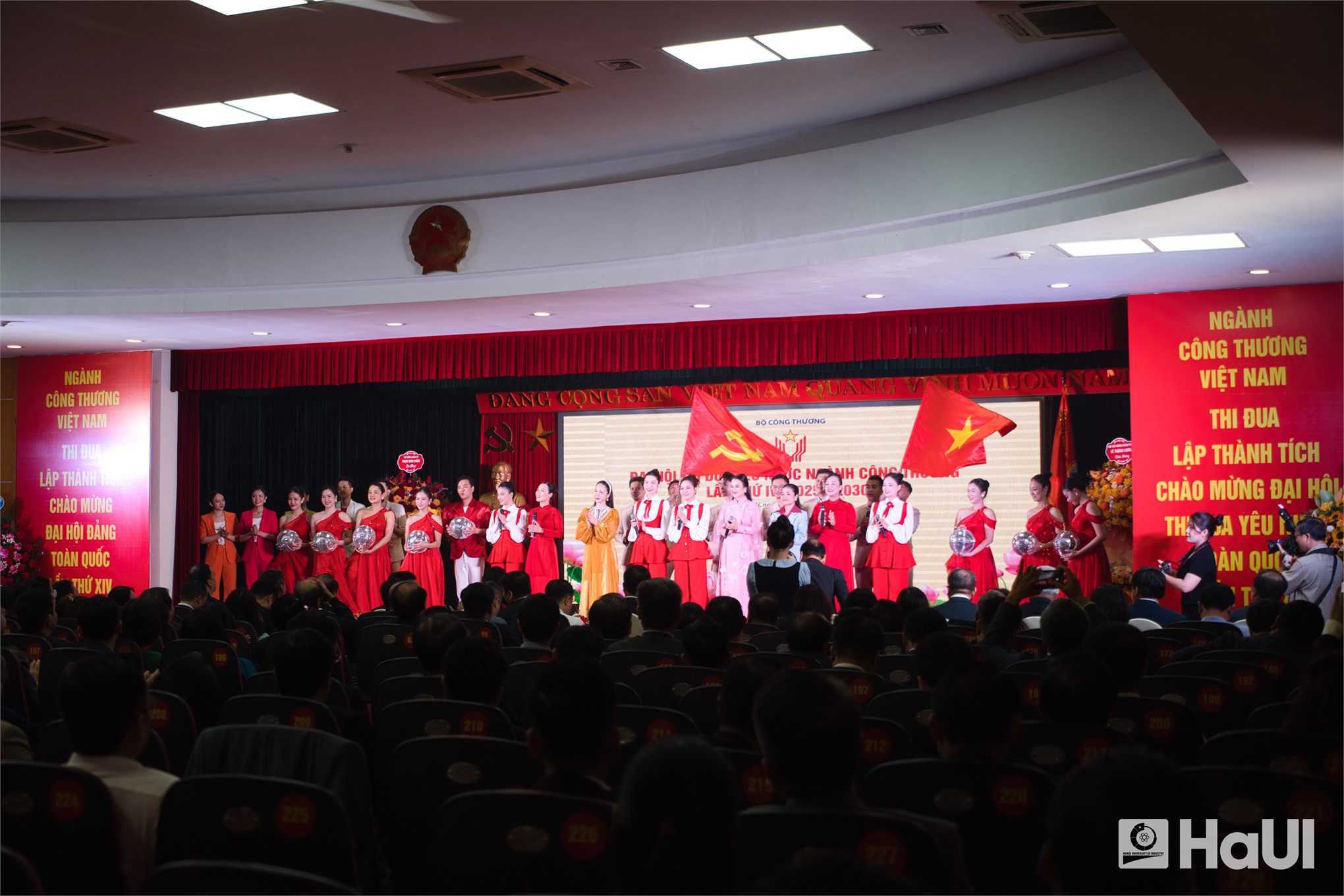 Dấu ấn HaUI tại Đại hội Thi đua yêu nước ngành Công Thương lần thứ IV