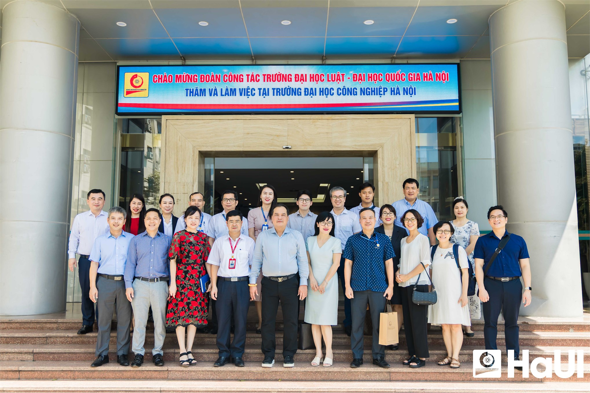 Kết nối phát triển đại học số: HaUI và Trường Đại học Luật, Đại học Quốc gia Hà Nội quyết tâm đột phá, chuyển đổi số toàn diện