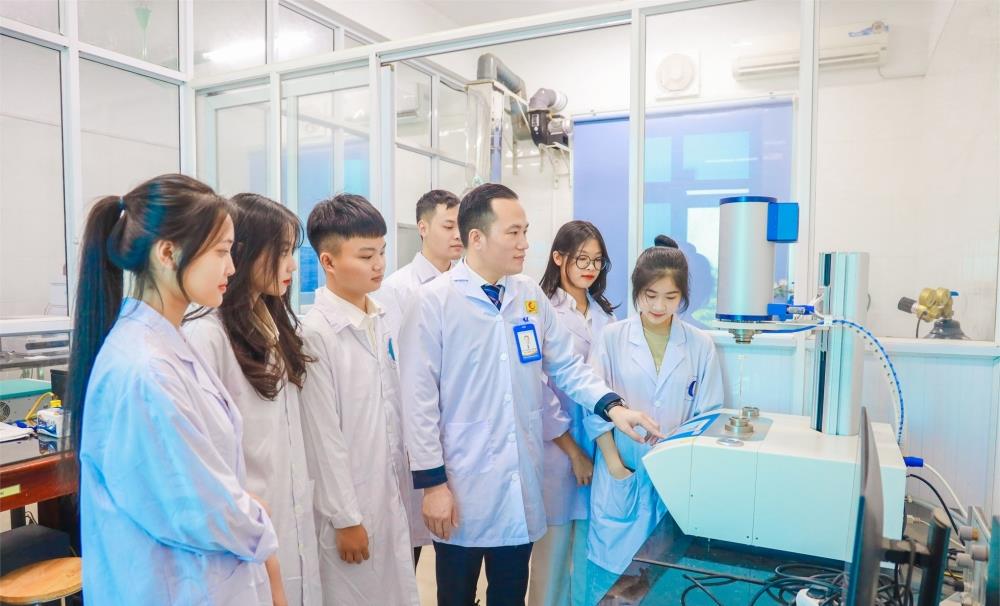 [tuoitrethudo] Giảng viên HaUI vào top 2% nhà khoa học ảnh hưởng nhất toàn cầu