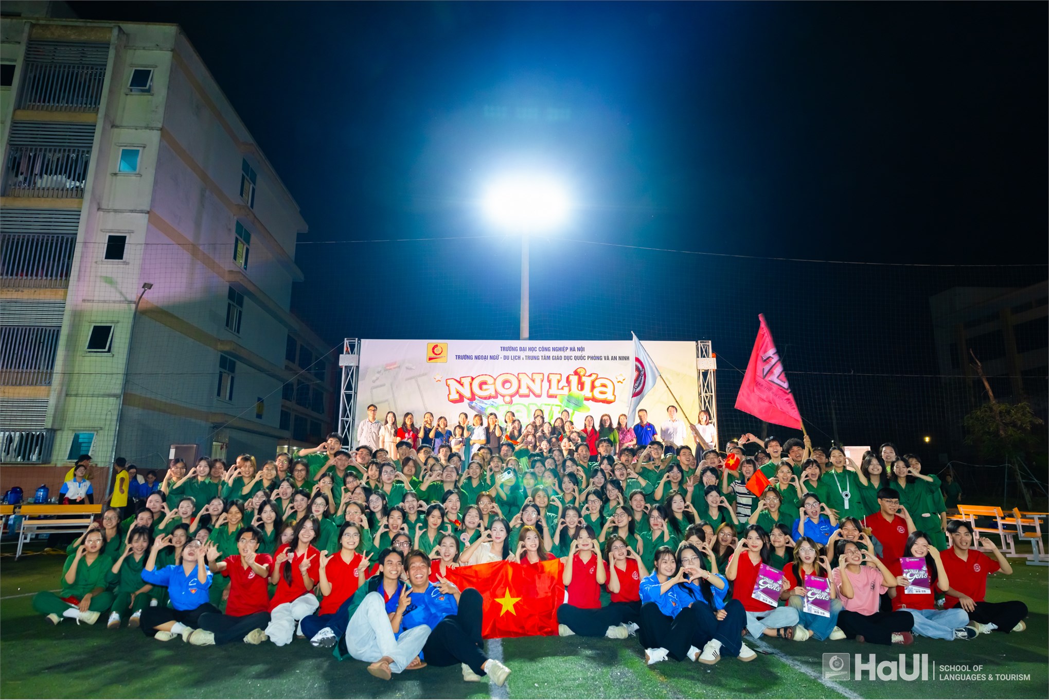 “Ngọn lửa xanh” 2025: Hun đúc lòng yêu nước và bản lĩnh cho thế hệ sinh viên mới