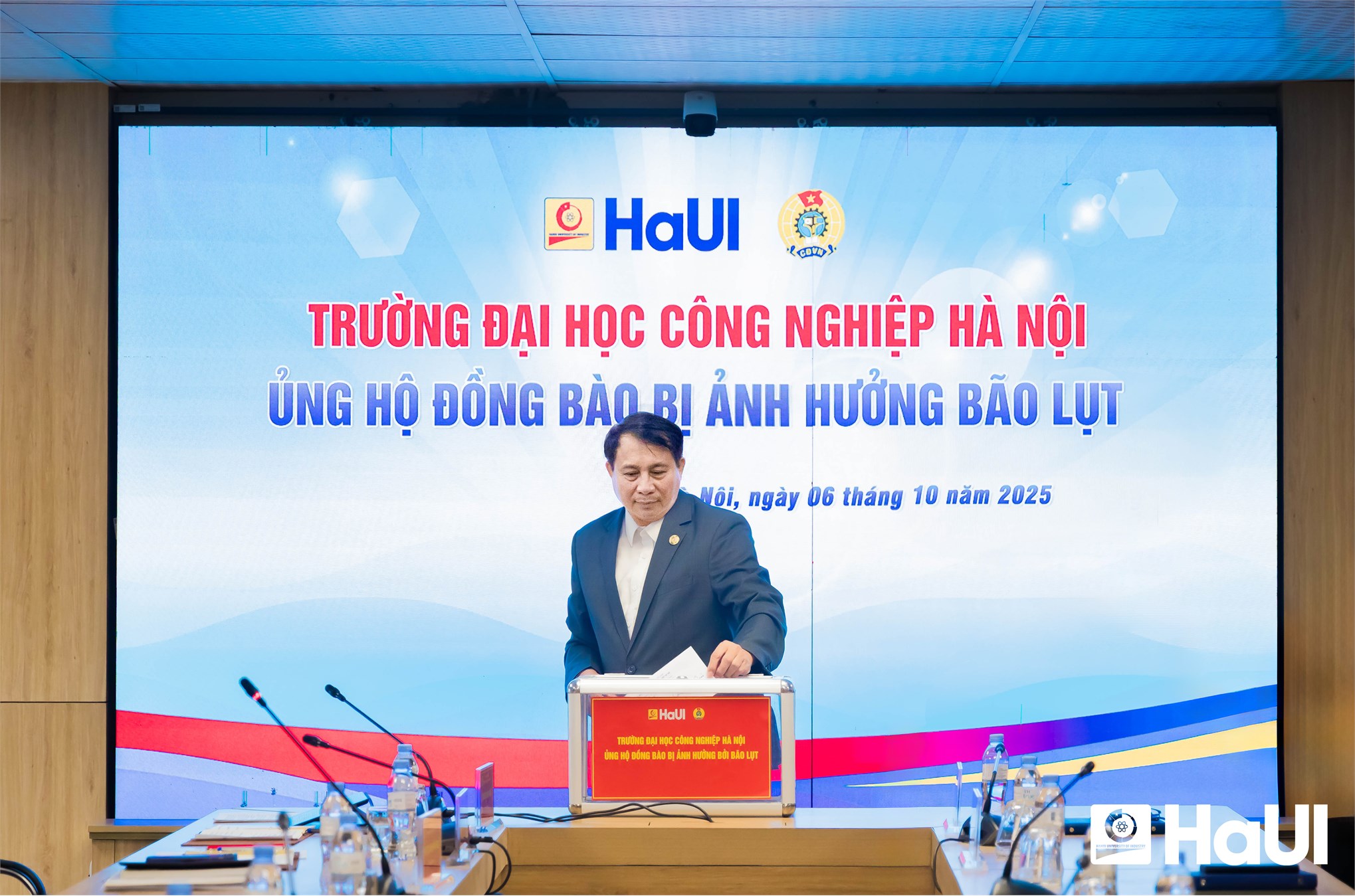 Công đoàn Trường Đại học Công nghiệp Hà Nội phát động quyên góp ủng hộ đồng bào vùng bão lũ
