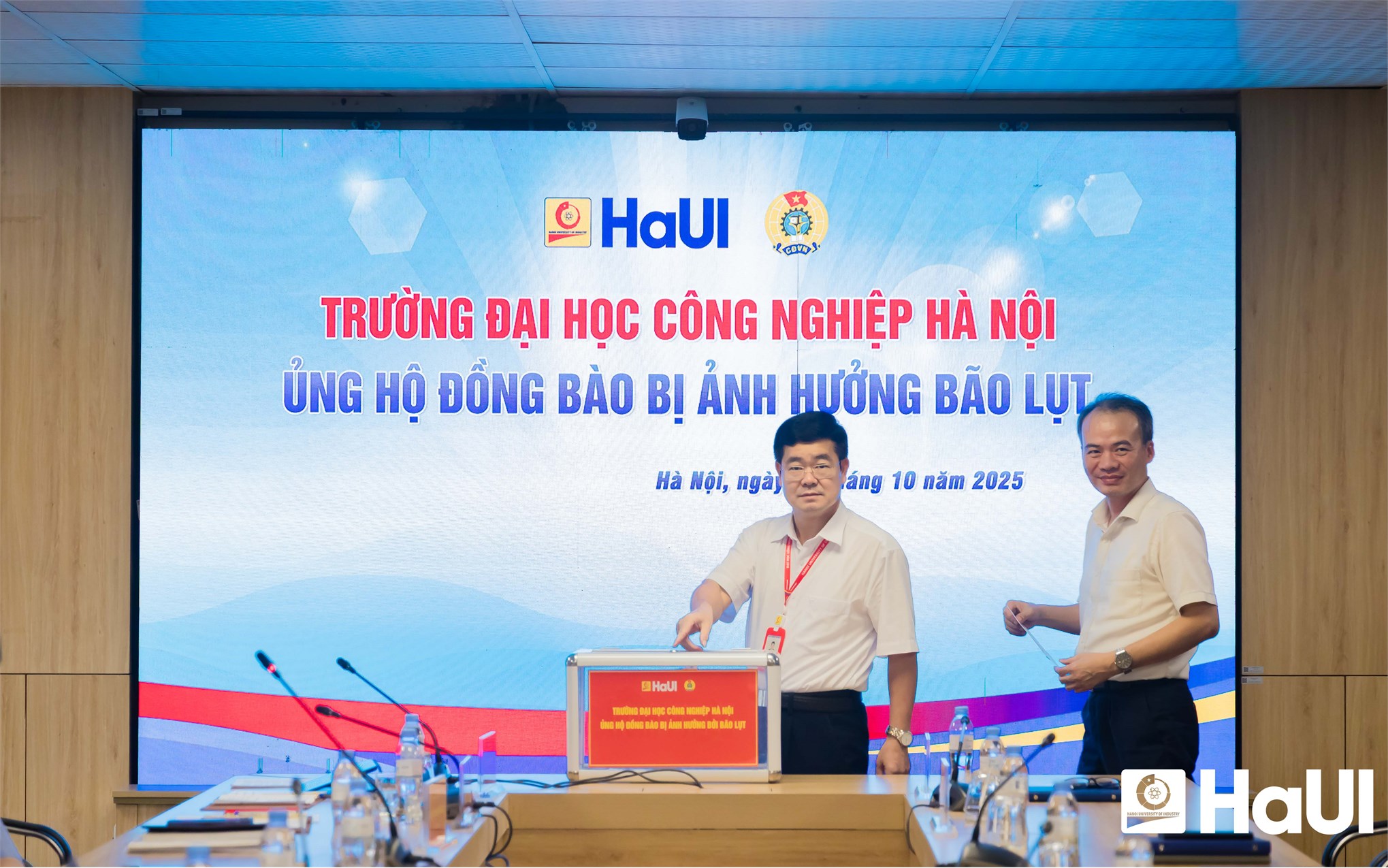 Công đoàn Trường Đại học Công nghiệp Hà Nội phát động quyên góp ủng hộ đồng bào vùng bão lũ