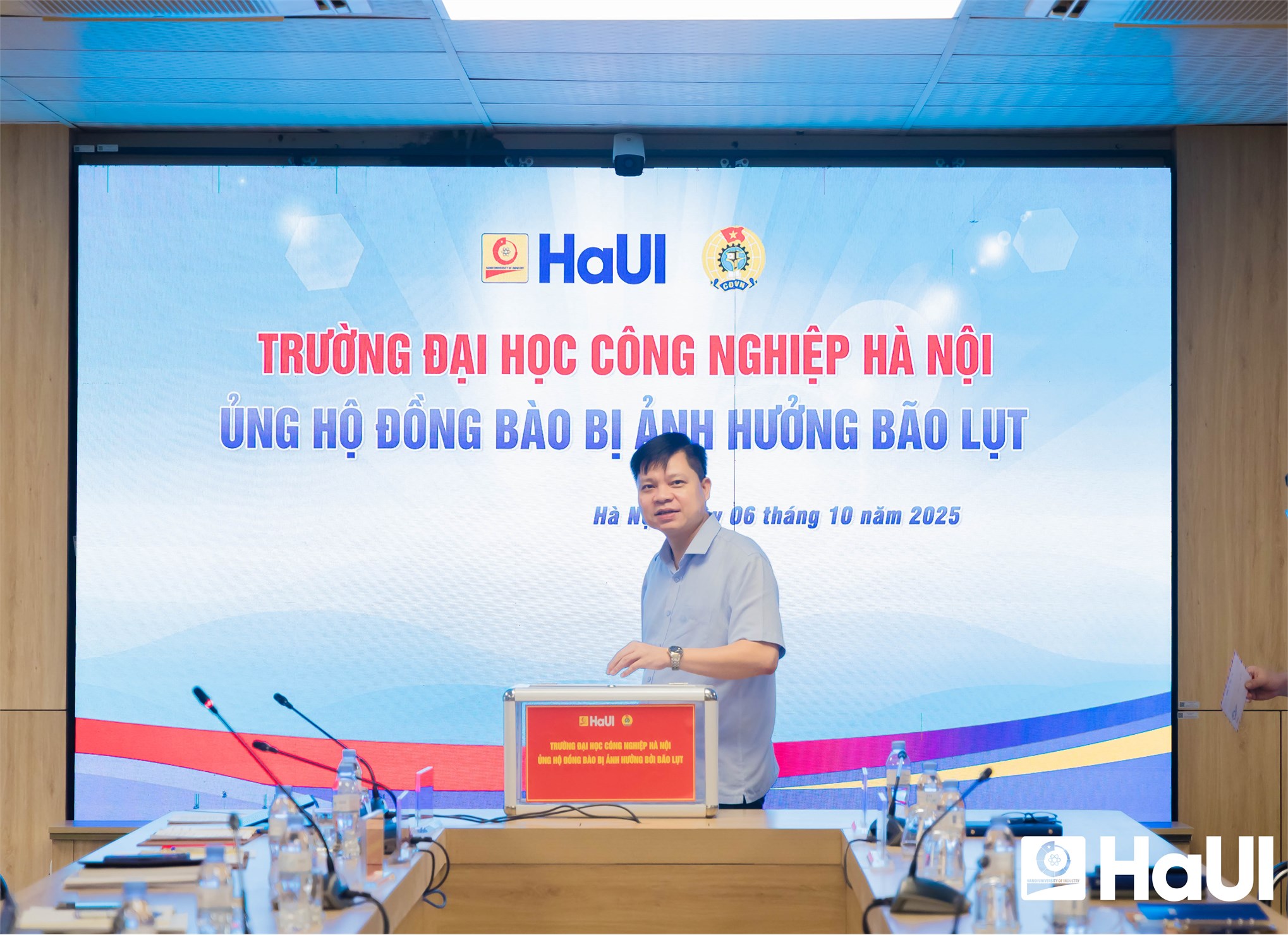 Công đoàn Trường Đại học Công nghiệp Hà Nội phát động quyên góp ủng hộ đồng bào vùng bão lũ