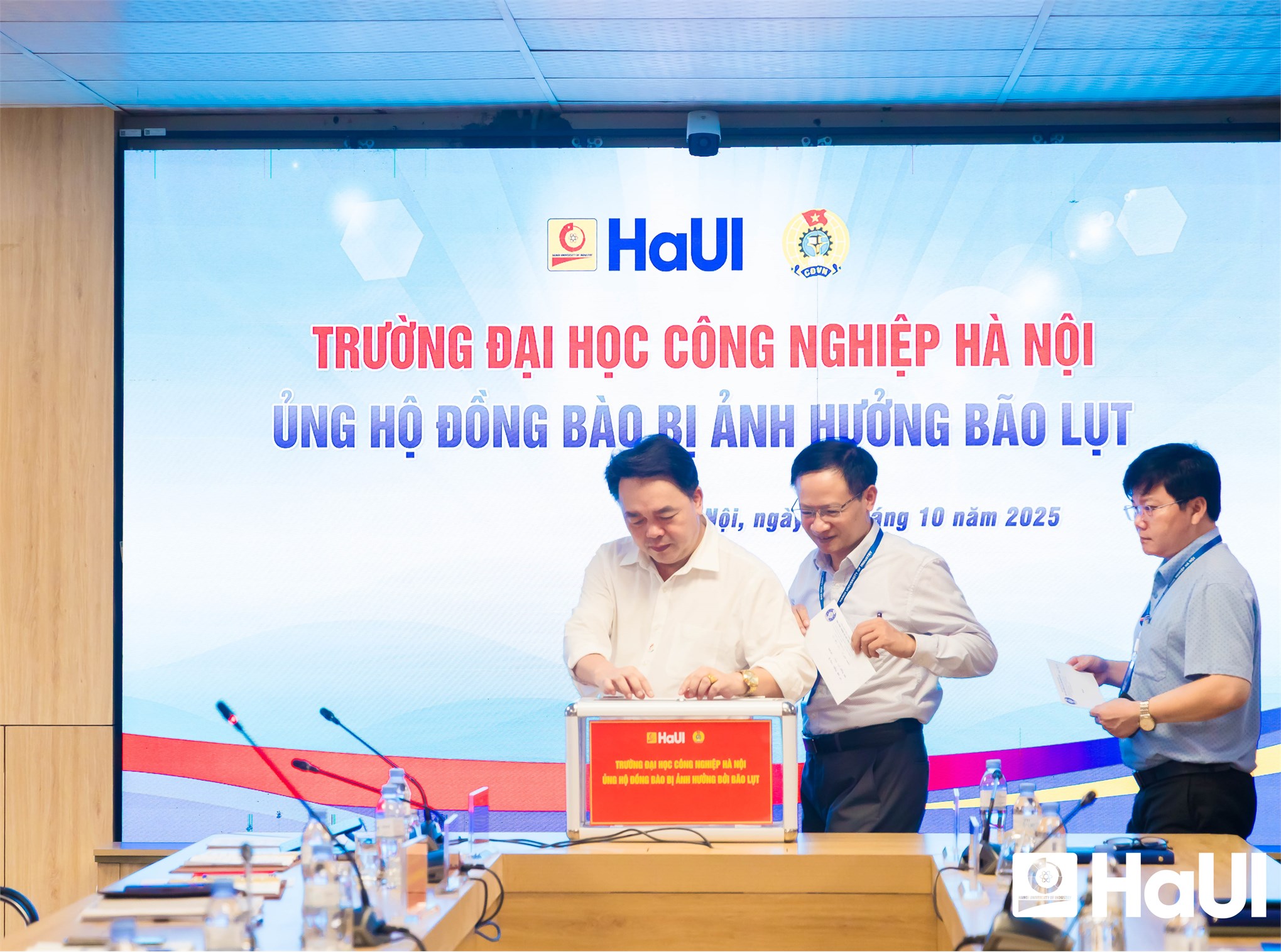 Công đoàn Trường Đại học Công nghiệp Hà Nội phát động quyên góp ủng hộ đồng bào vùng bão lũ