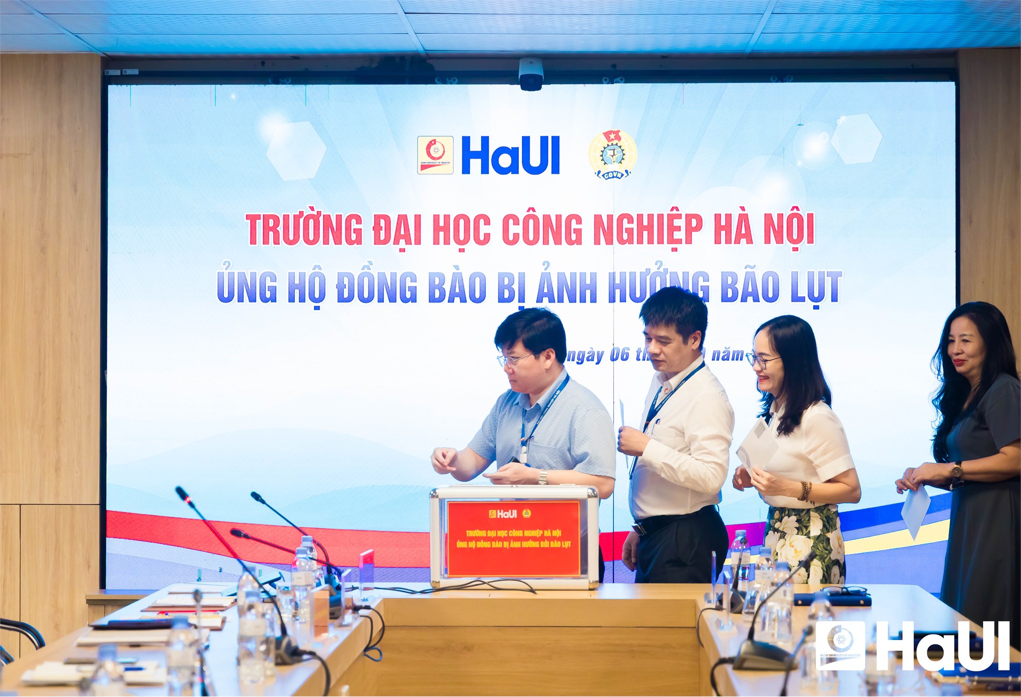 Công đoàn Trường Đại học Công nghiệp Hà Nội phát động quyên góp ủng hộ đồng bào vùng bão lũ