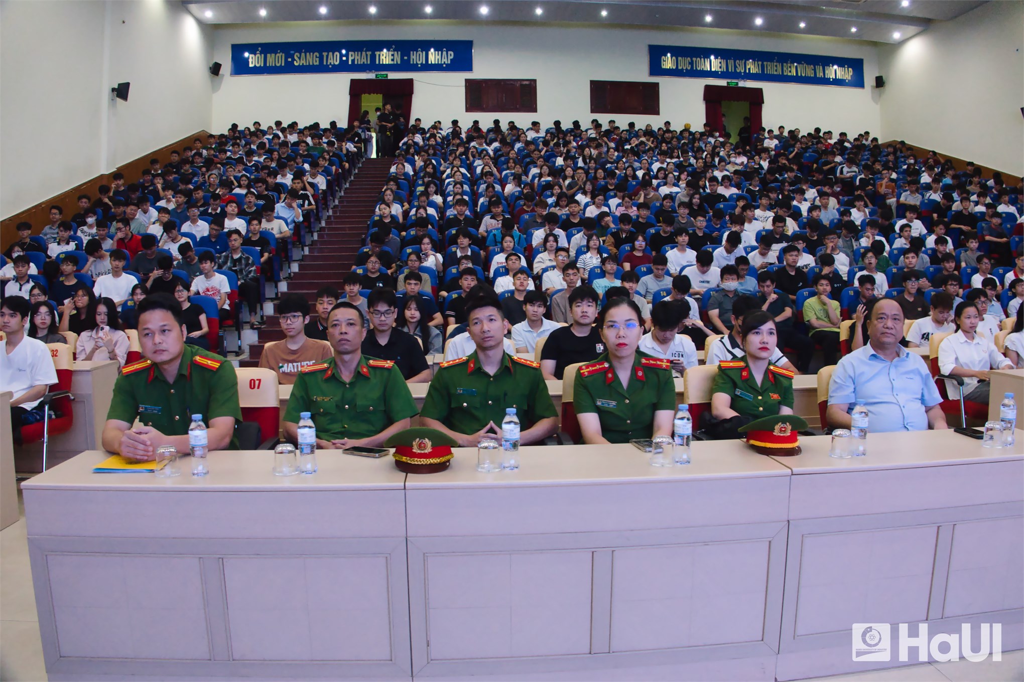 Lan tỏa tinh thần thượng tôn pháp luật trong cộng đồng HaUI