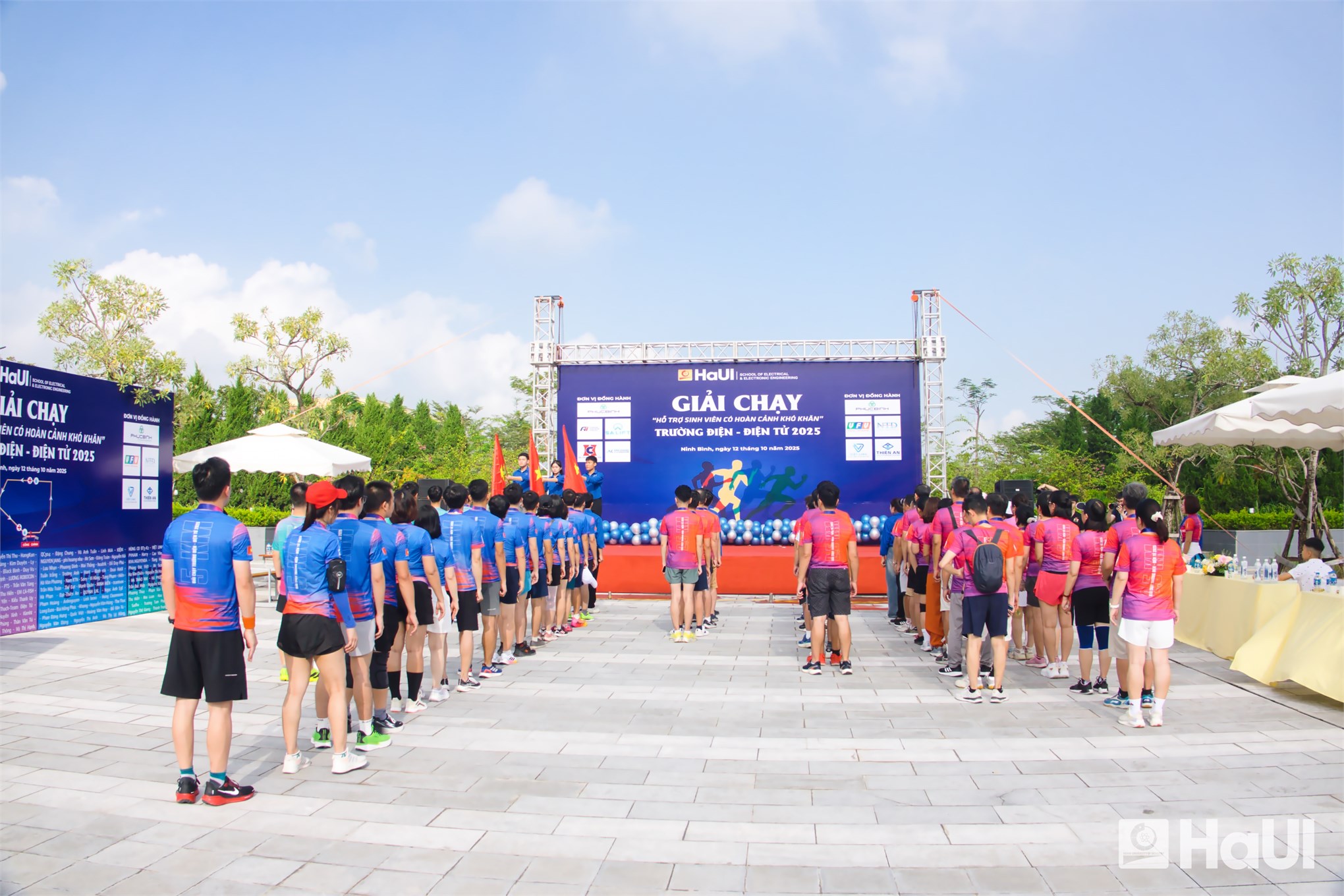 Giải chạy `Hỗ trợ sinh viên có hoàn cảnh khó khăn` năm 2025 ghi dấu ấn nhân văn sâu đậm