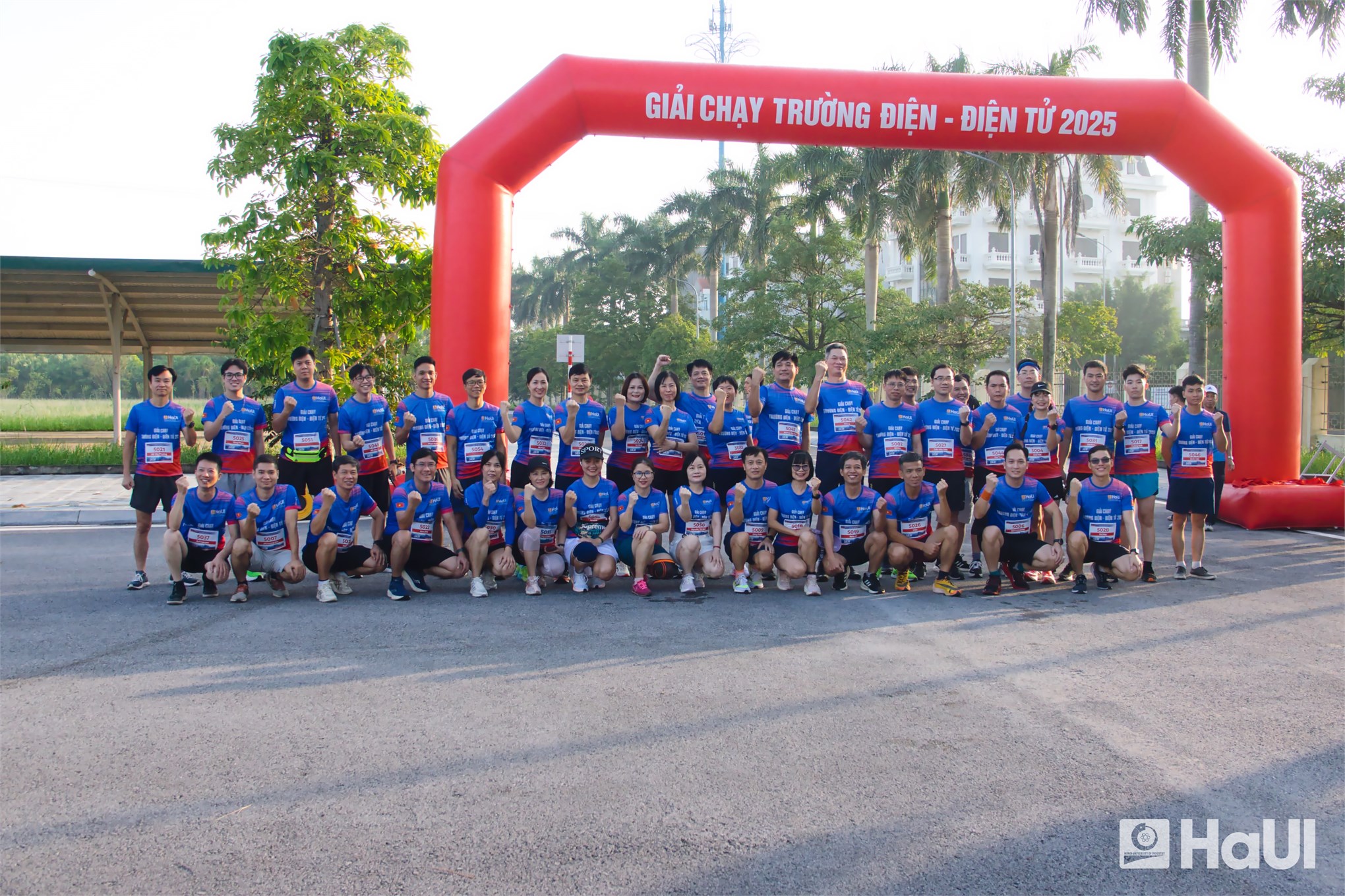 Giải chạy `Hỗ trợ sinh viên có hoàn cảnh khó khăn` năm 2025 ghi dấu ấn nhân văn sâu đậm