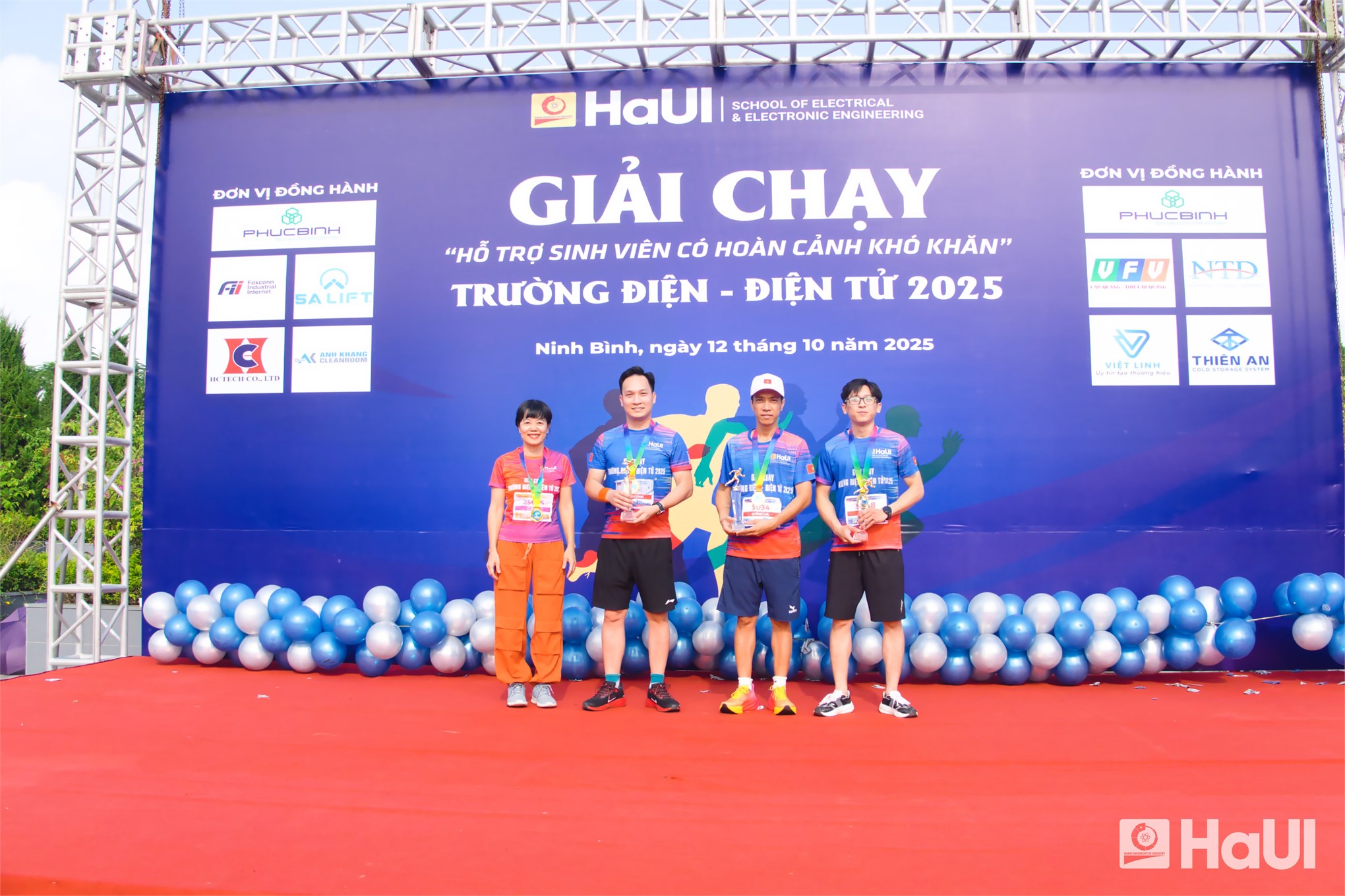 Giải chạy `Hỗ trợ sinh viên có hoàn cảnh khó khăn` năm 2025 ghi dấu ấn nhân văn sâu đậm