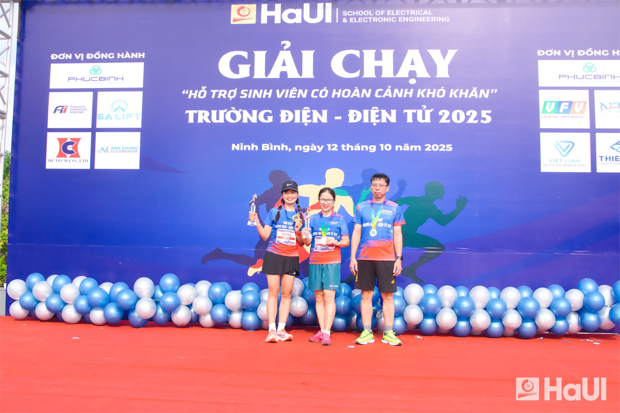 Giải chạy `Hỗ trợ sinh viên có hoàn cảnh khó khăn` năm 2025 ghi dấu ấn nhân văn sâu đậm