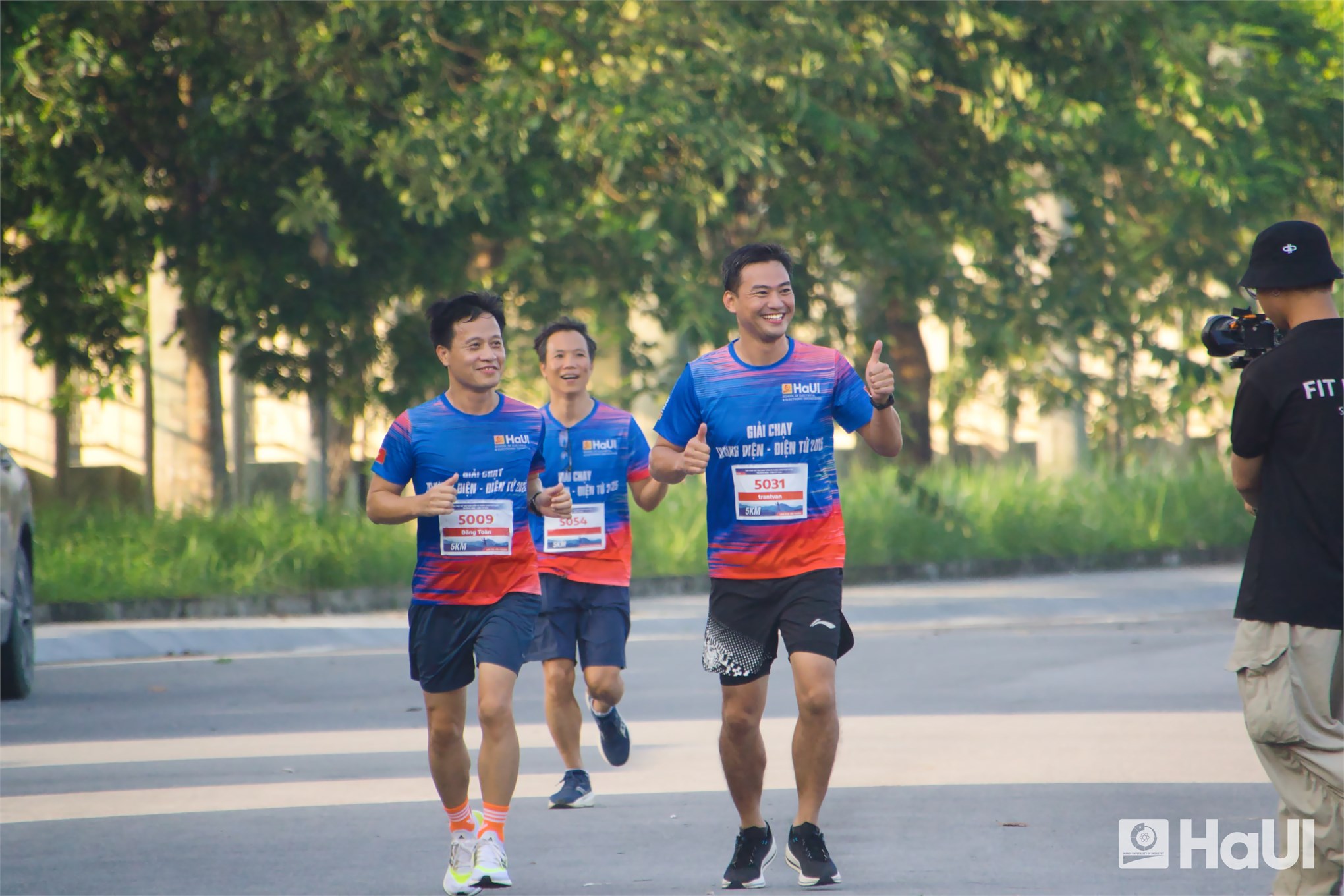 Giải chạy `Hỗ trợ sinh viên có hoàn cảnh khó khăn` năm 2025 ghi dấu ấn nhân văn sâu đậm